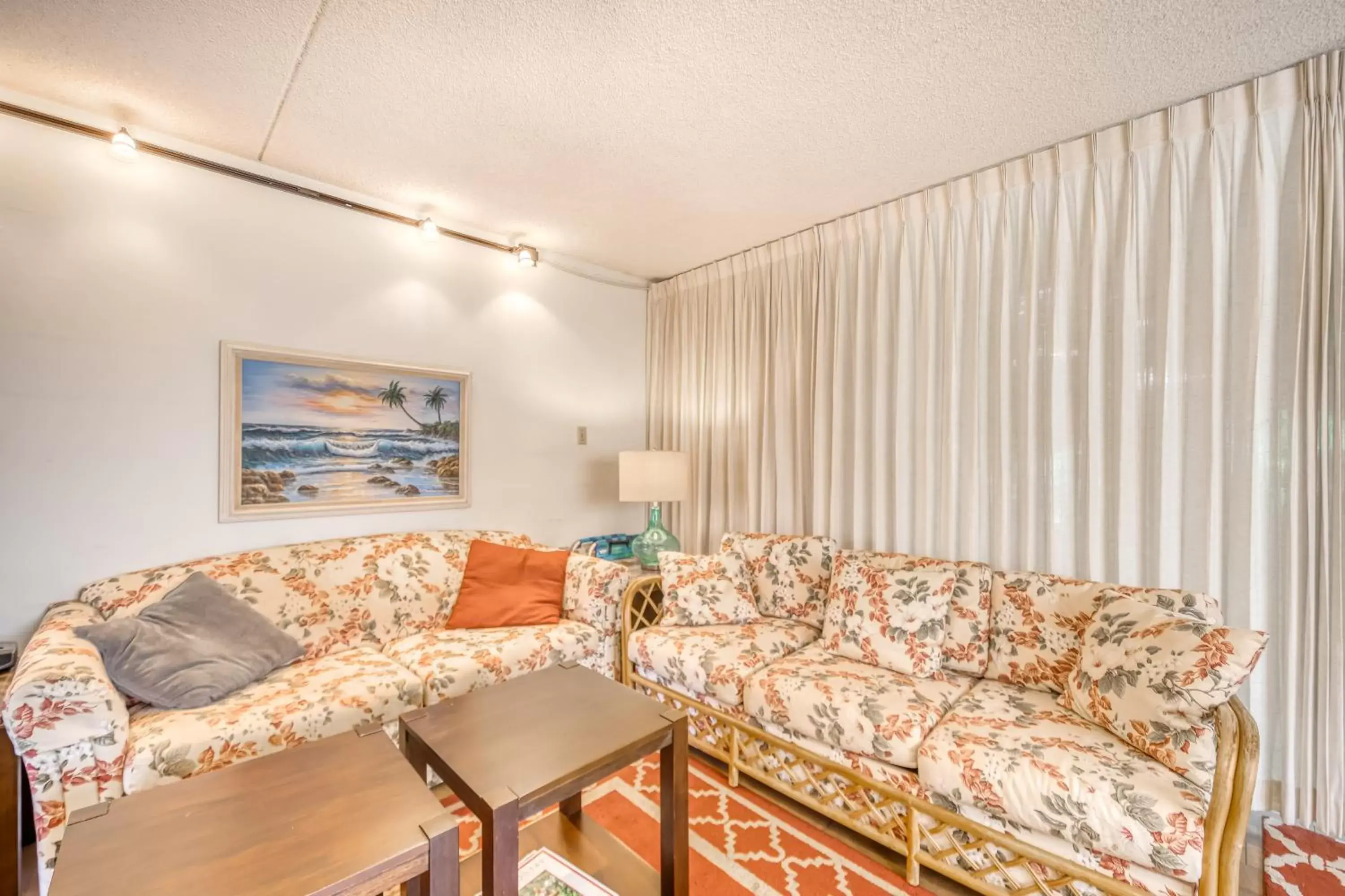 Seating Area in Kihei Kai Nani Seating Area in Kihei Kai Nani