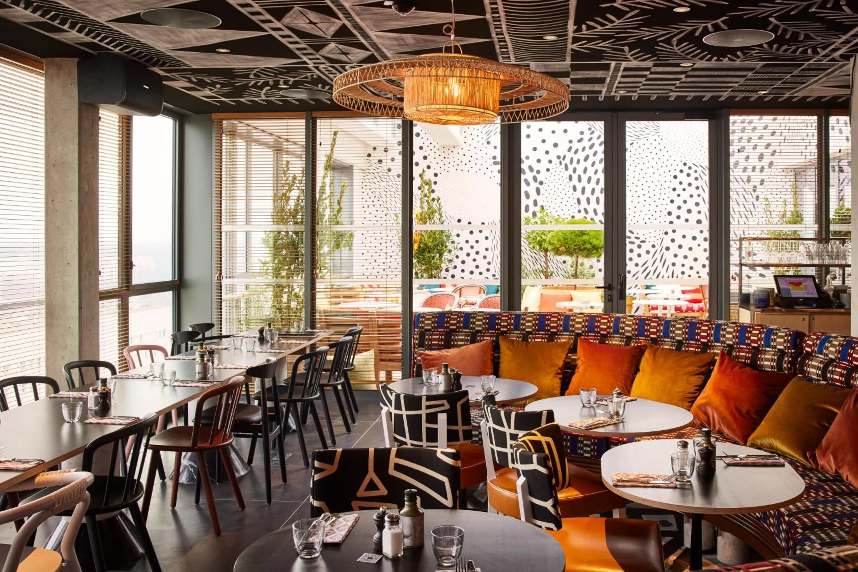 Restaurant/places to eat in Mama Shelter Paris La Défense