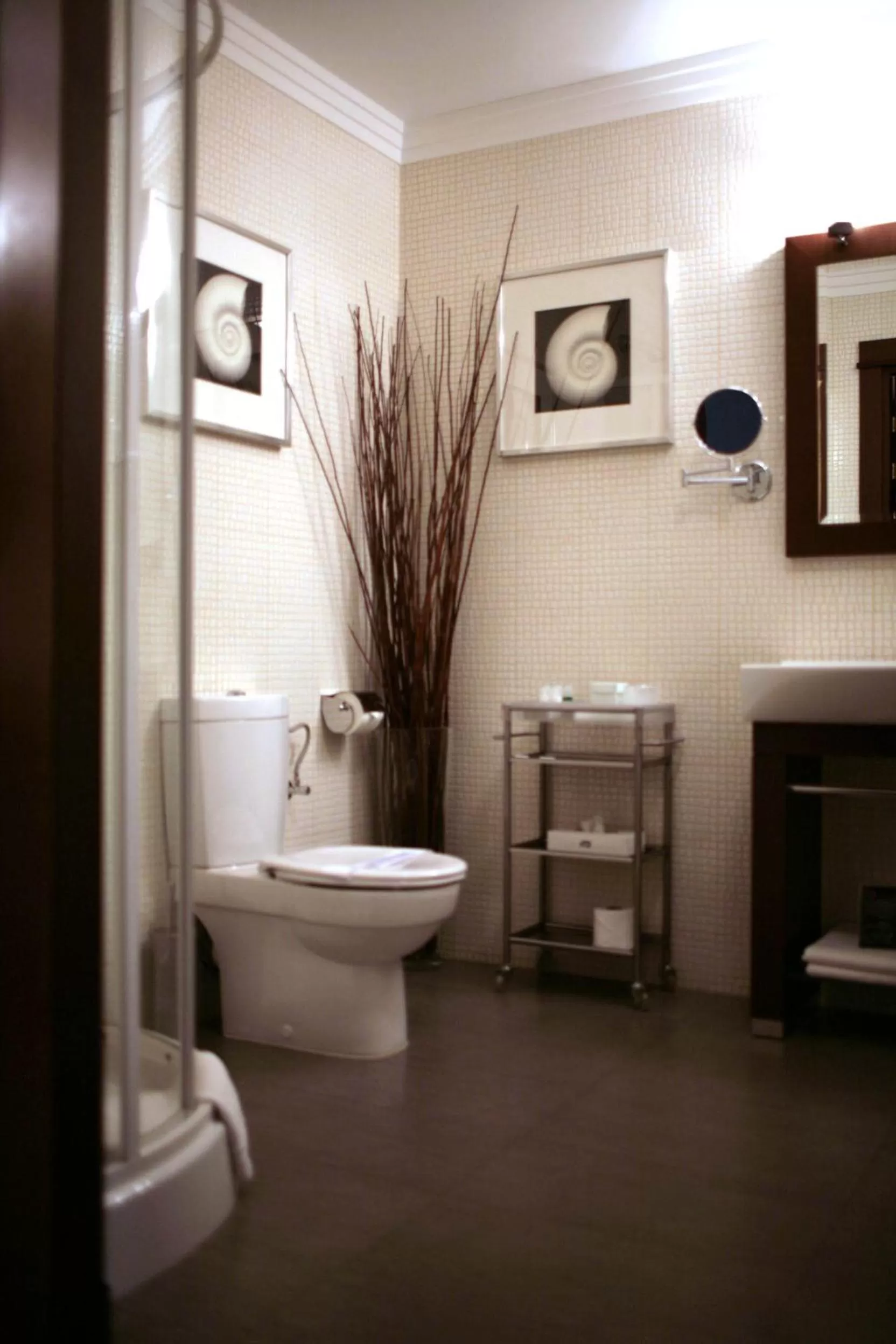 Toilet in Vanilla Hotel