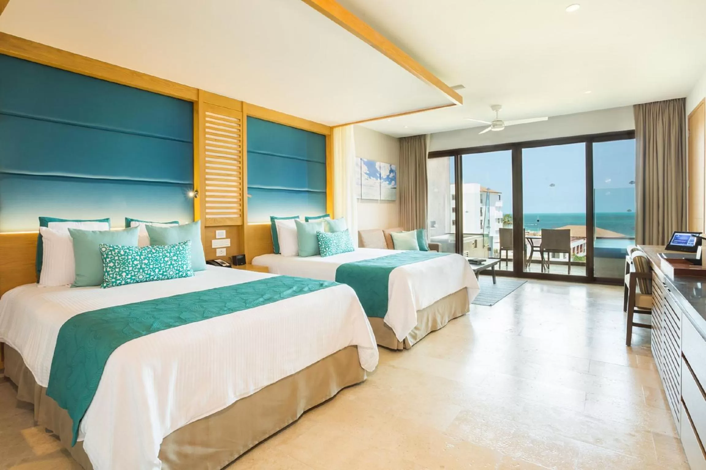 Property building, Bed in Dreams Playa Mujeres Golf & Spa Resort - All Inclusive