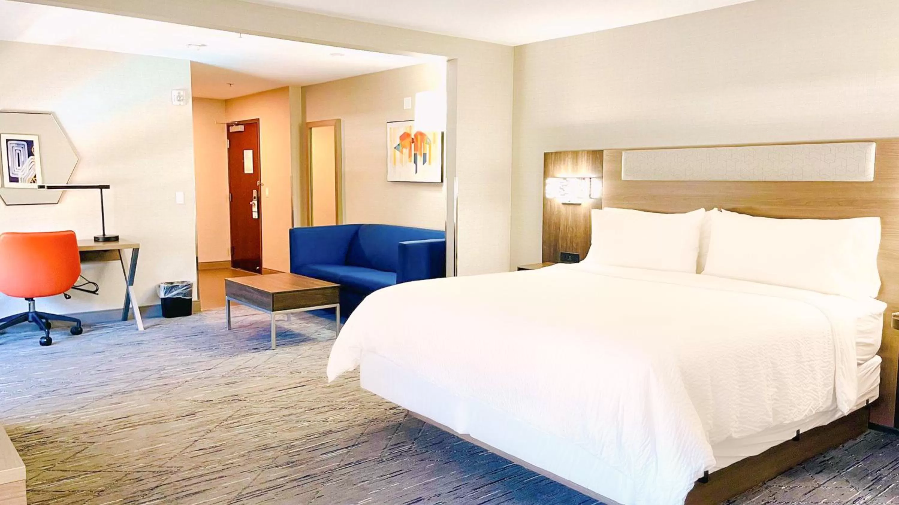 Bedroom, Bed in Holiday Inn Express & Suites Frazier Park by IHG