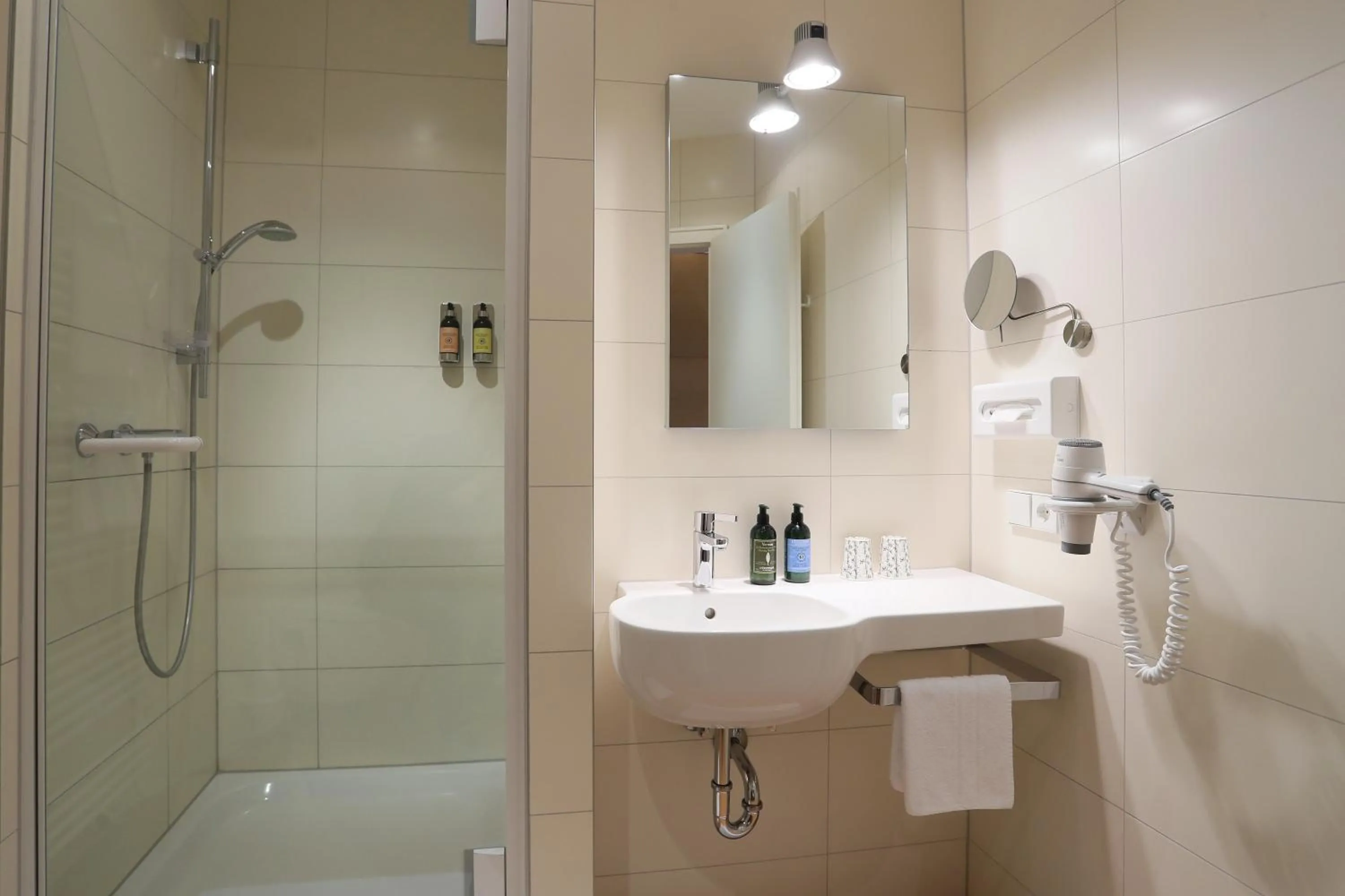 Shower in MOMA1890 Boutique Hotel