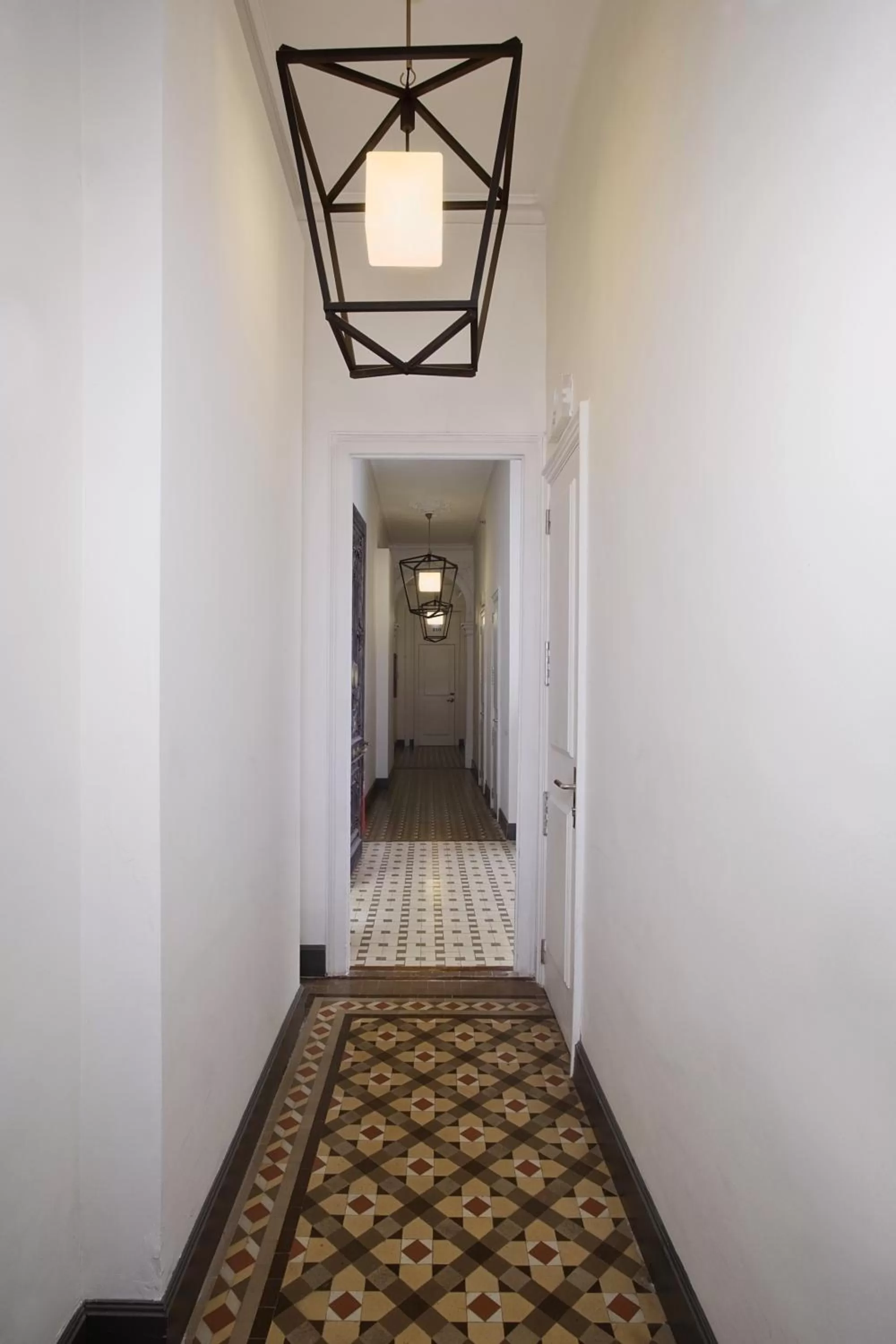 Decorative detail in Praktik Rambla