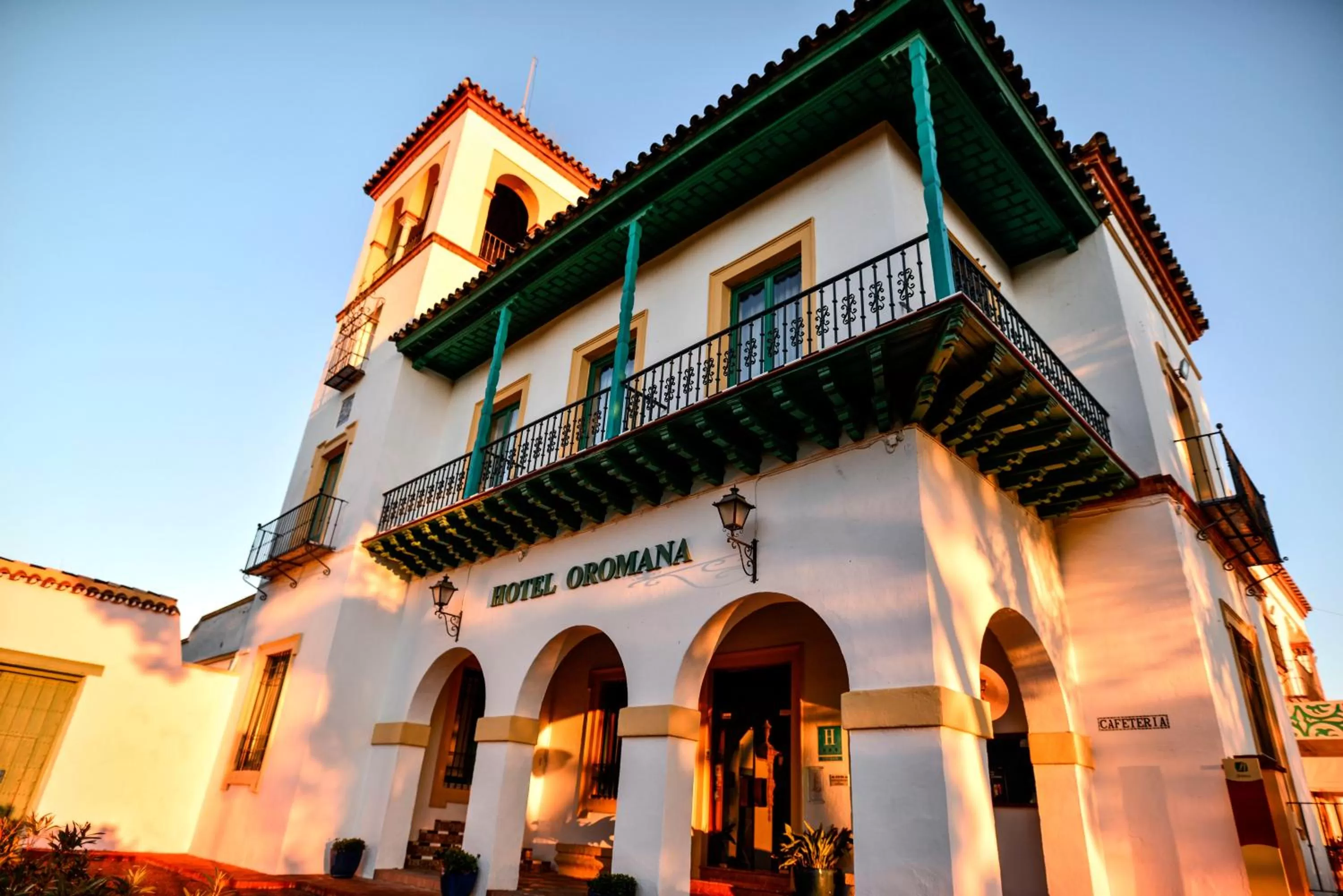 Property building in Hotel Oromana