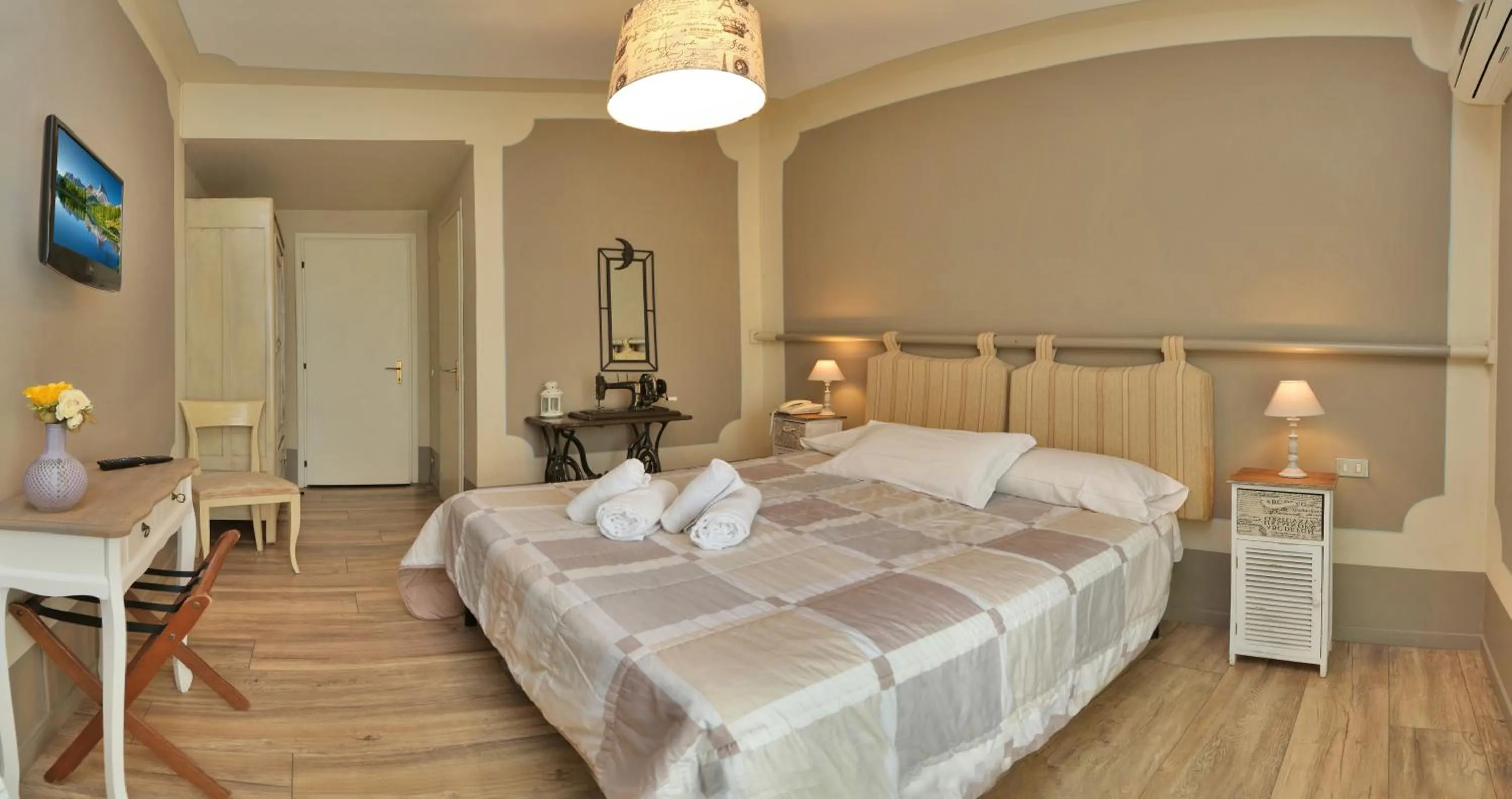 Bedroom, Bed in Hotel Andreis