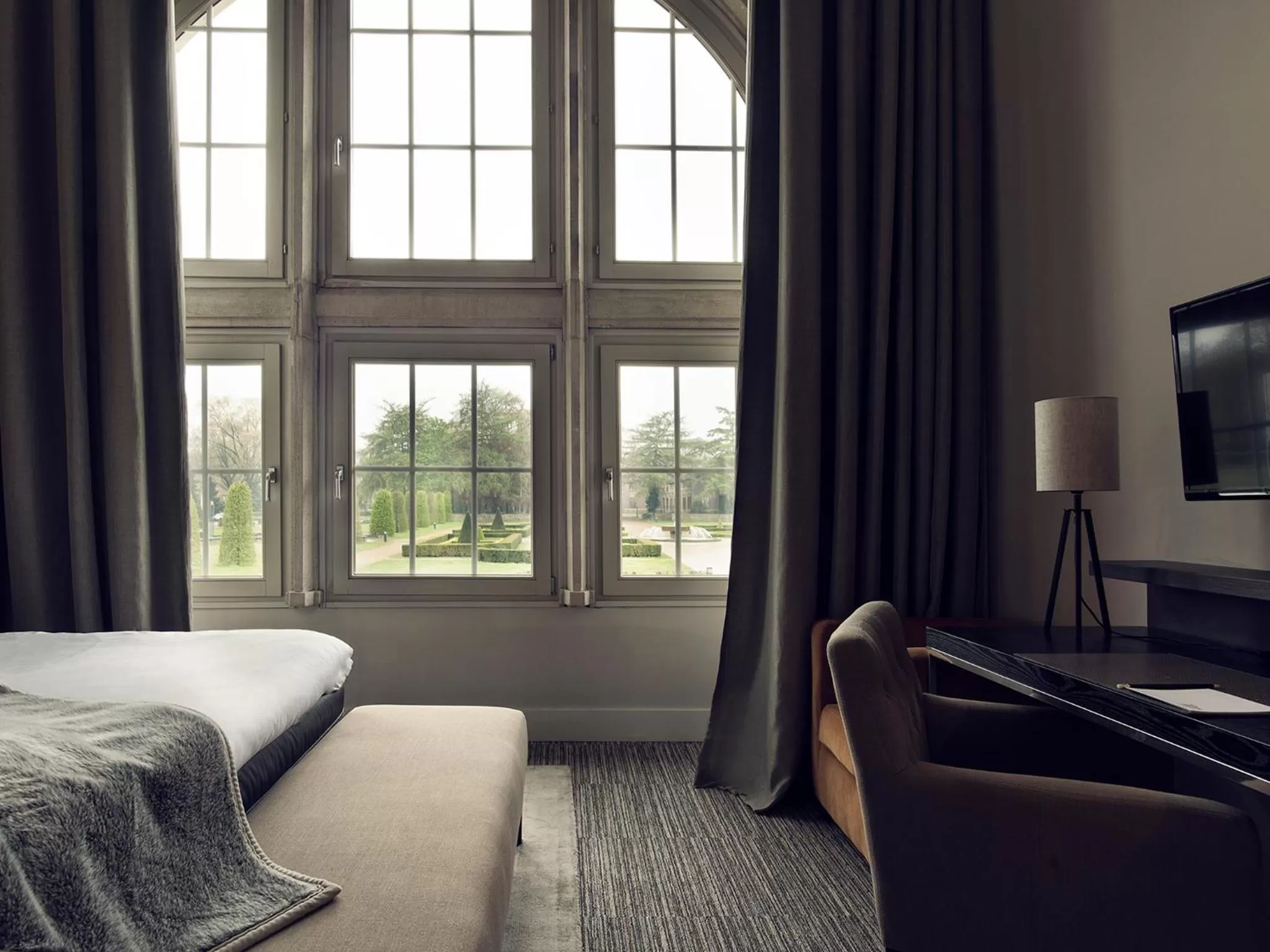 Garden view, Bed in Terhills Hotel