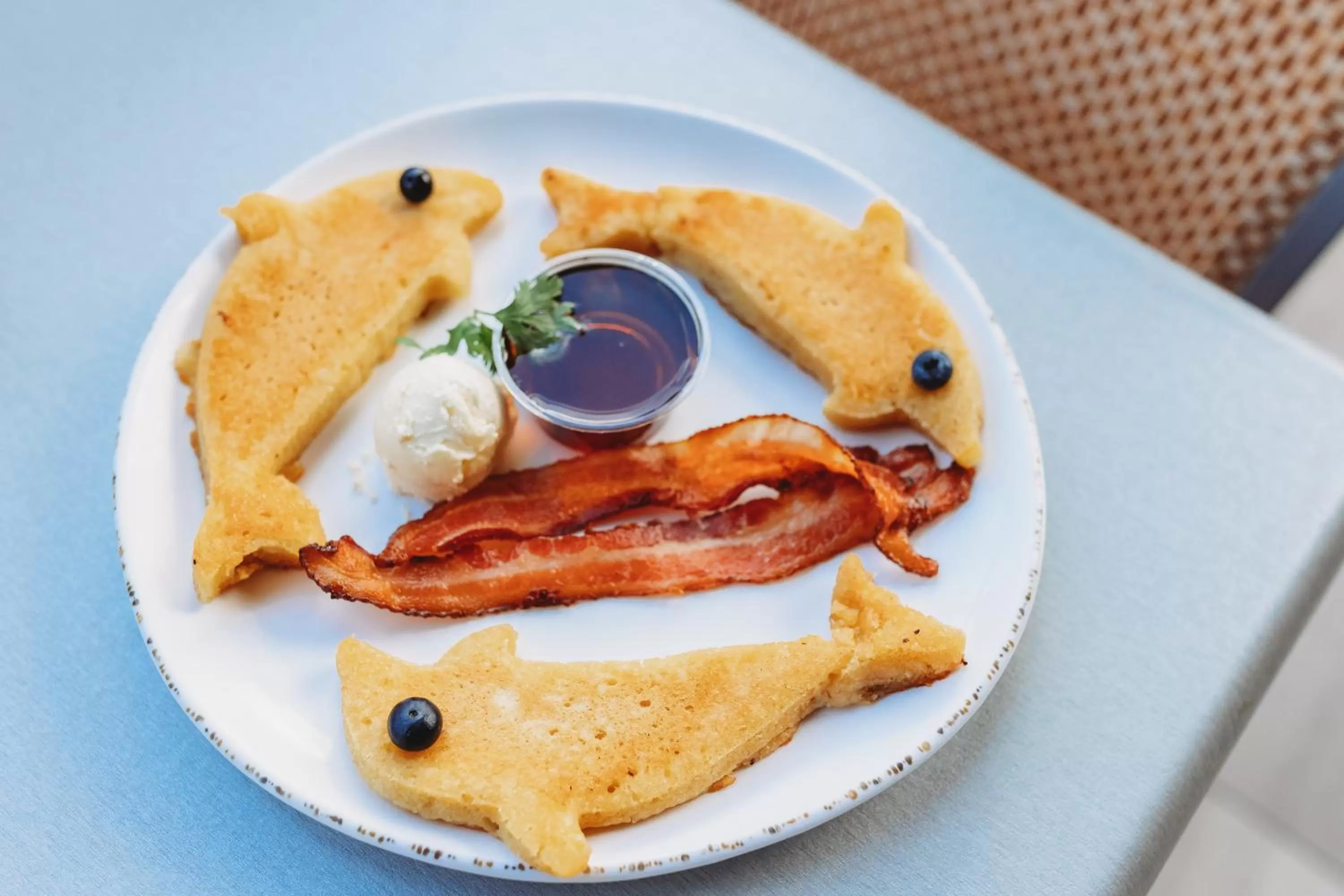 Restaurant/places to eat in Dolphin Sands Clearwater Beach, an Ascend Collection Hotel