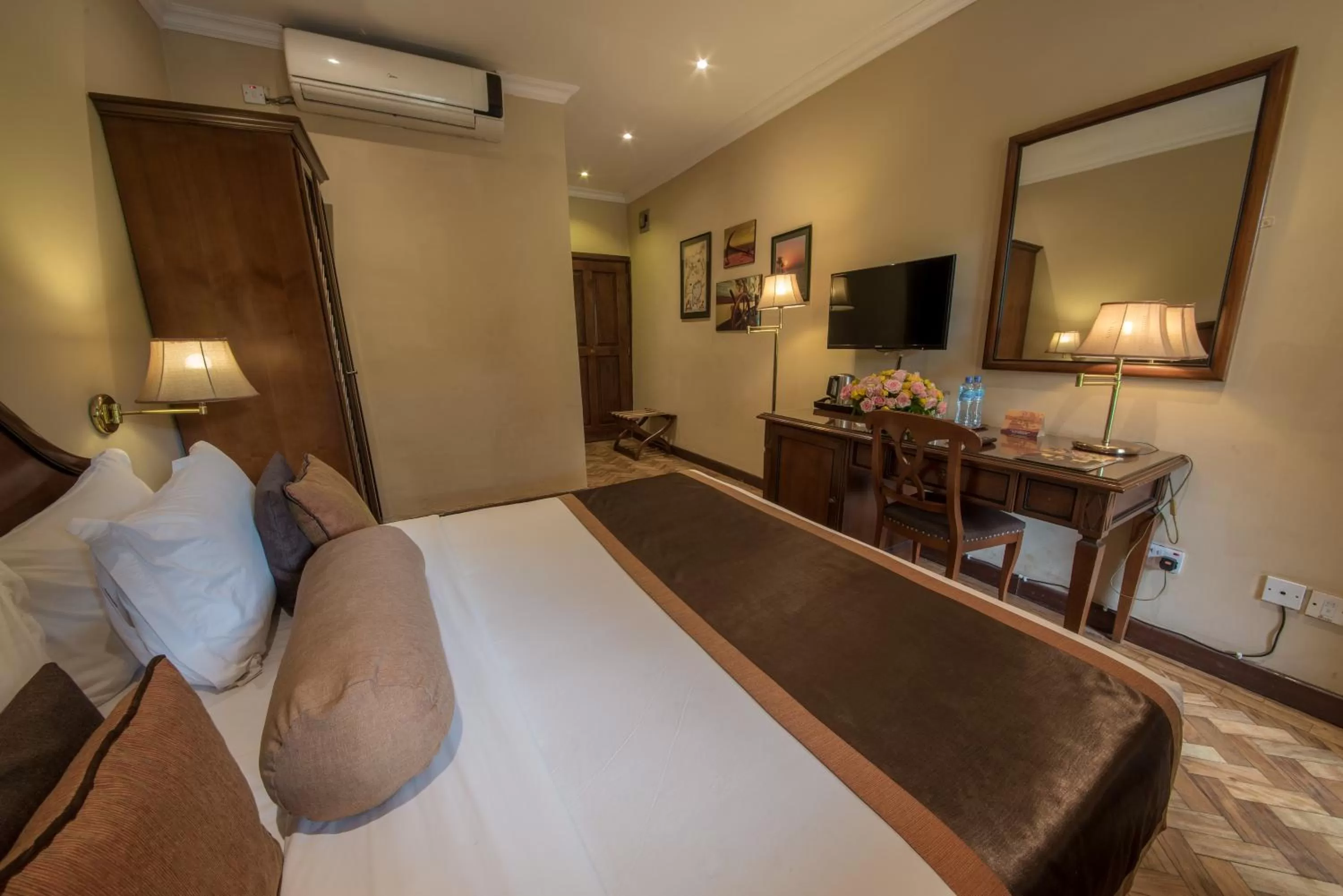 Photo of the whole room, Bed in Speke Hotel 1996 Ltd