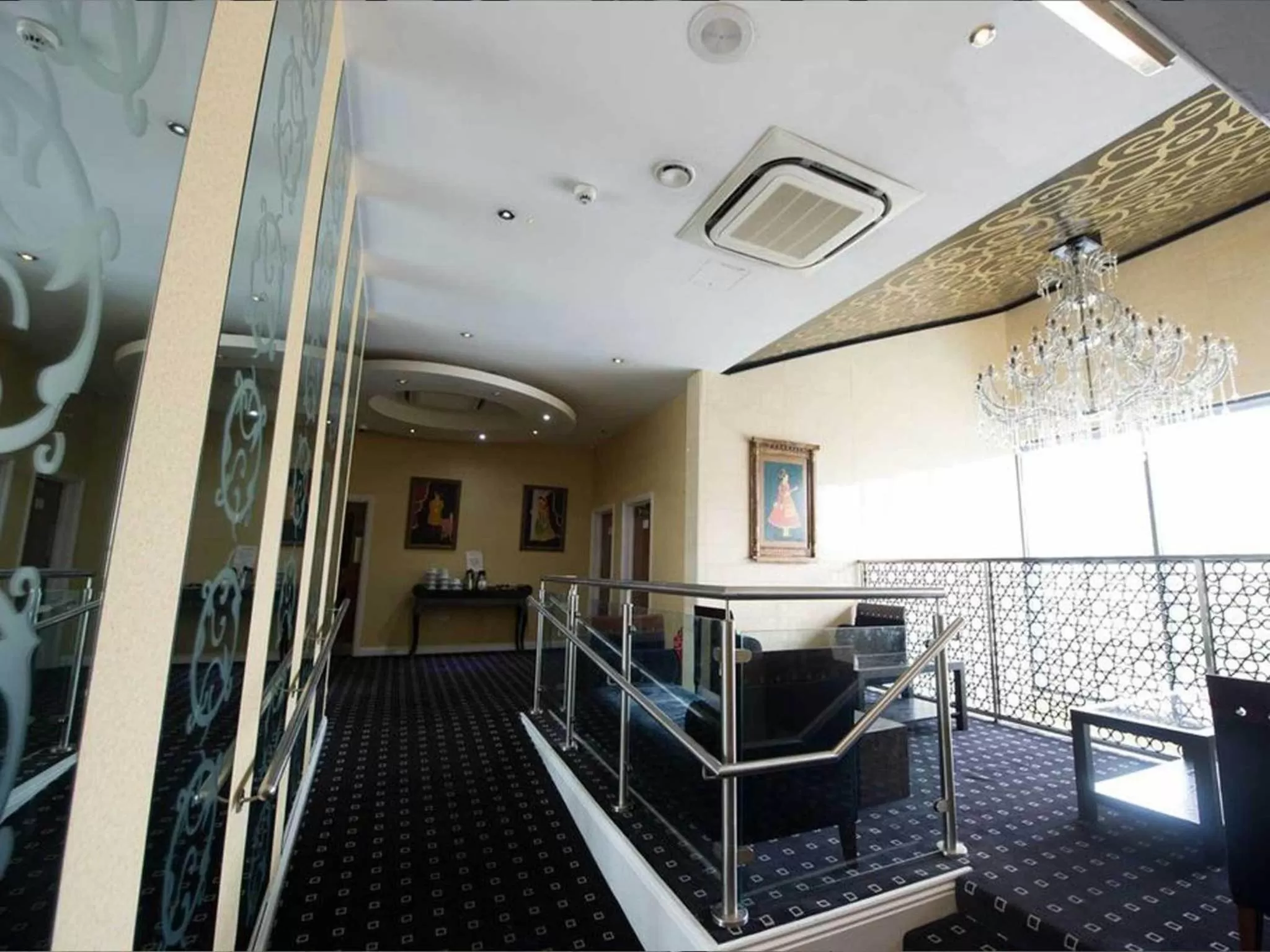 Lobby or reception in Ramada Birmingham Oldbury M5 J2