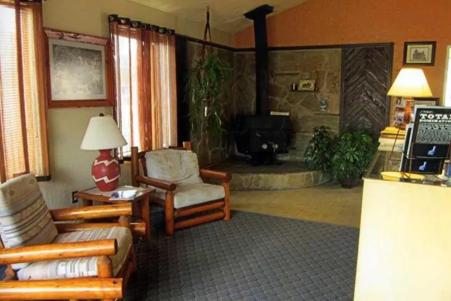 Lobby or reception in Color Country Motel