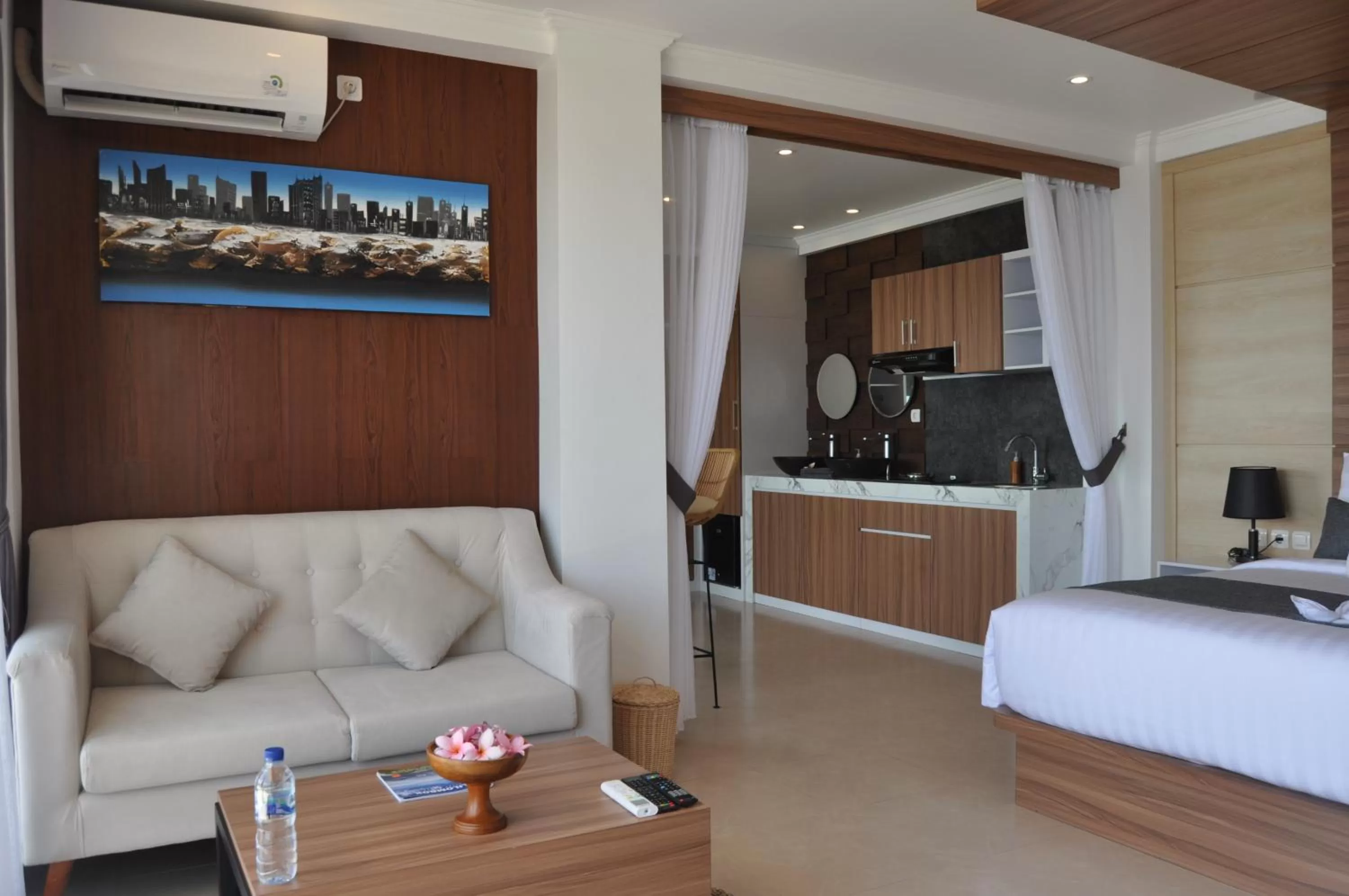 Seating area in SUITE OCEAN BLUE