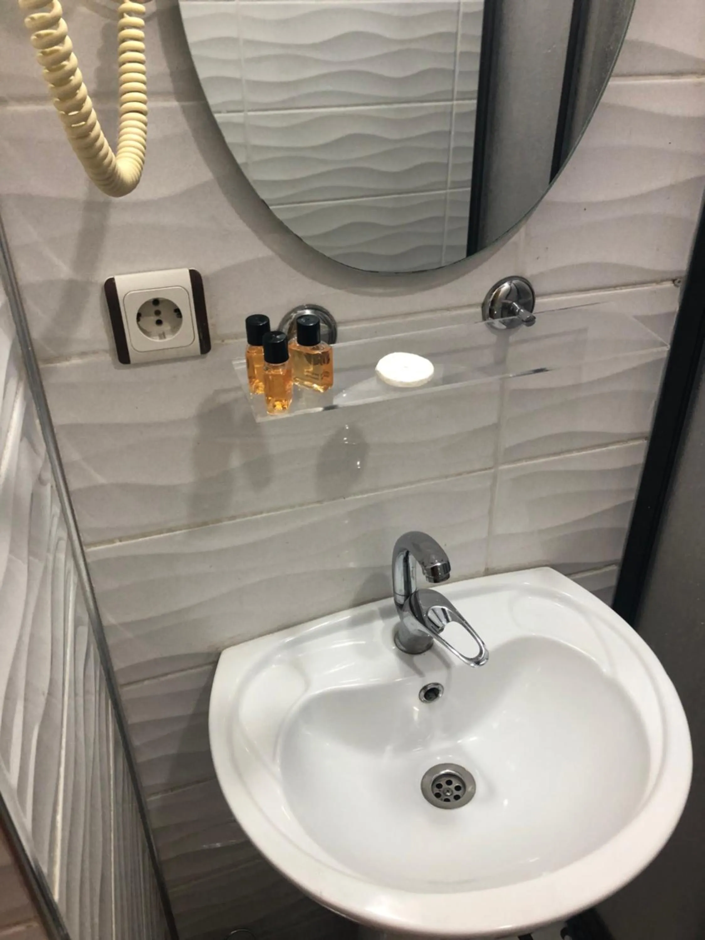 Bathroom in Reydel Hotel