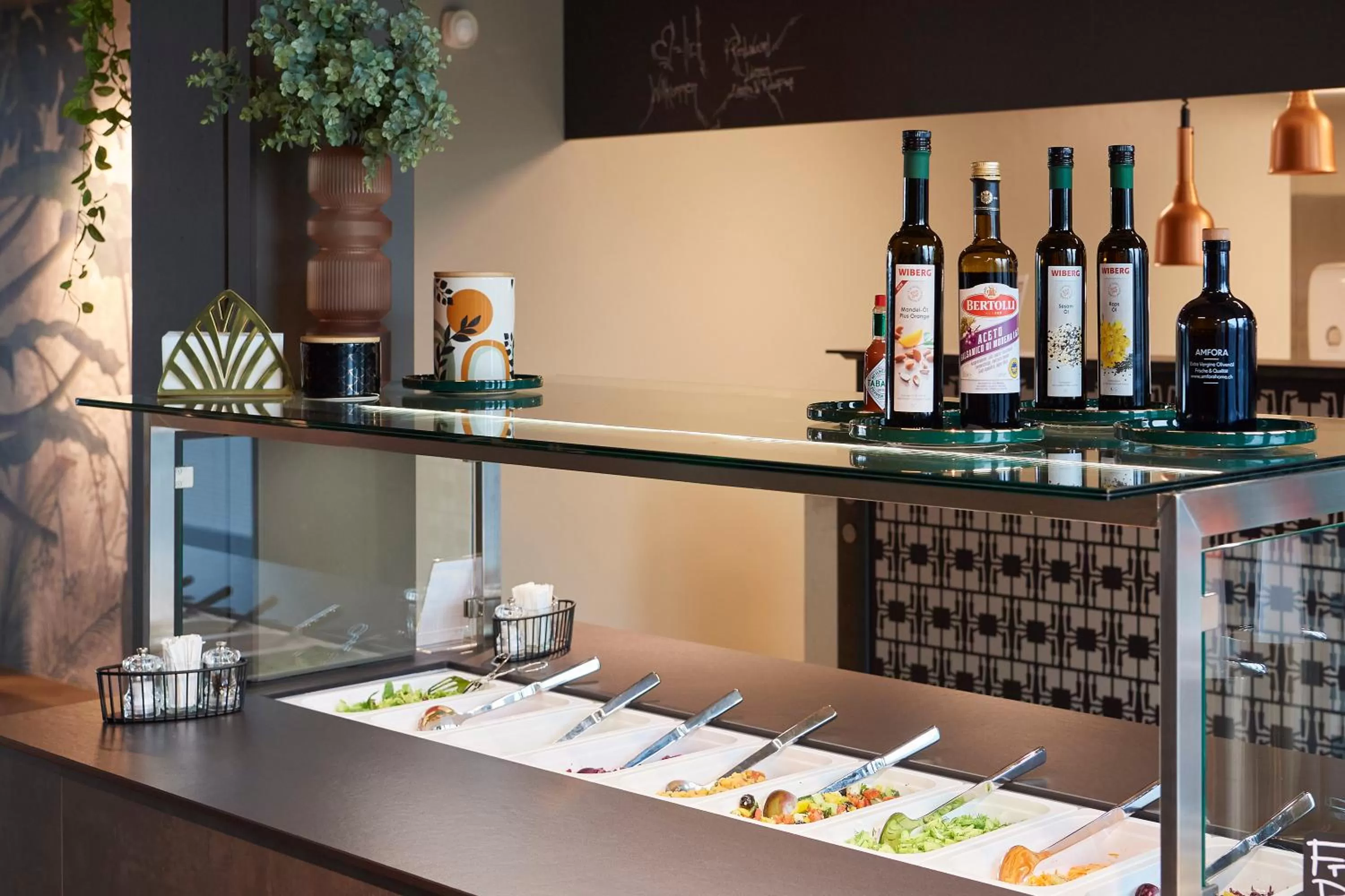 Restaurant/places to eat in Lumen Apartments