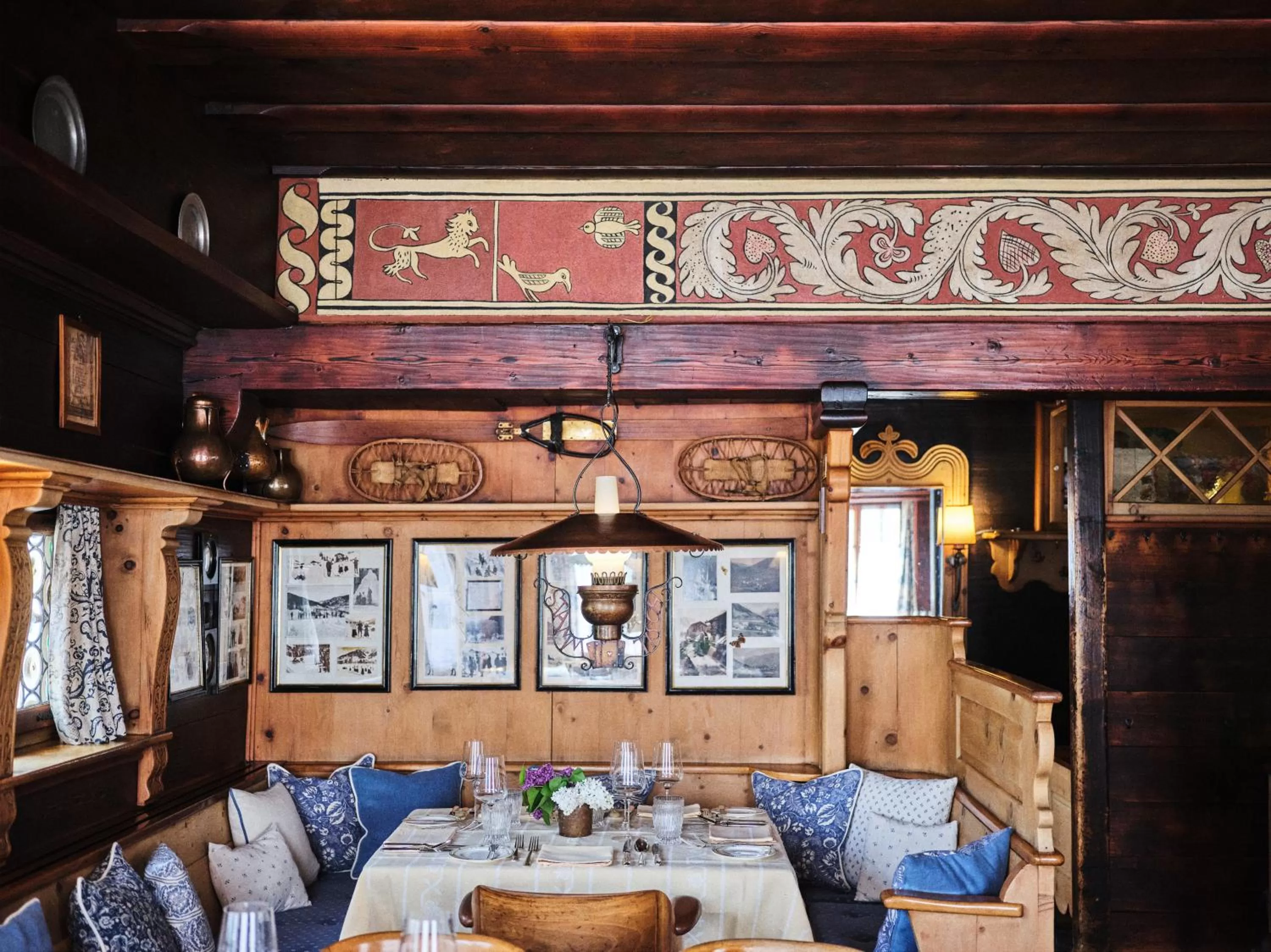 Restaurant/places to eat in Hotel Chesa Grischuna