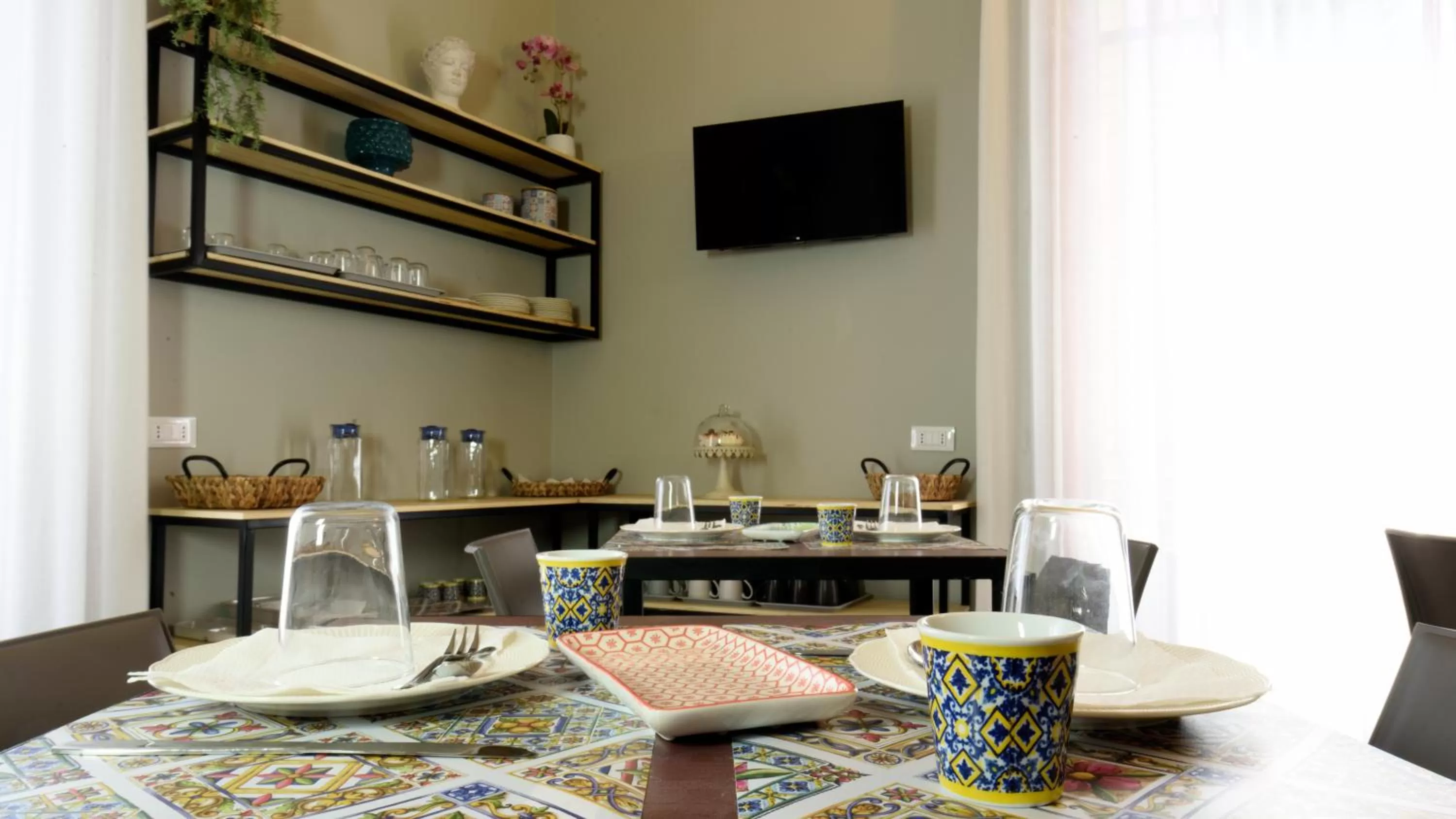 Breakfast in Hotel Roma 62