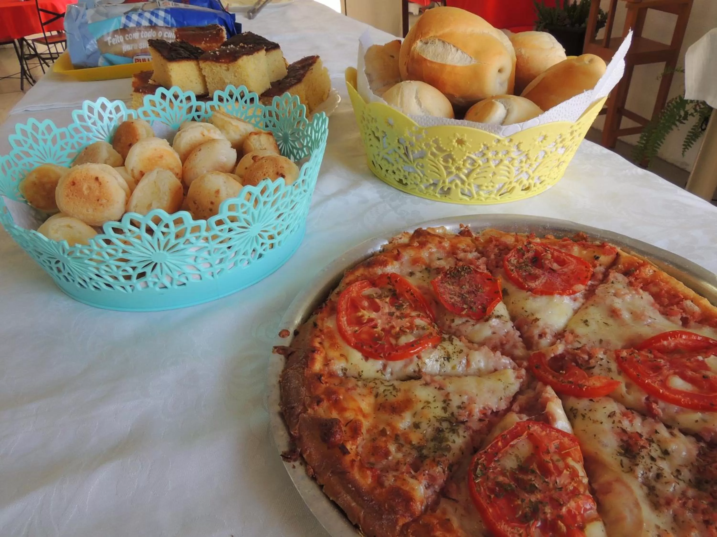 Breakfast, Food in Pousada Caminho Dos Sinos