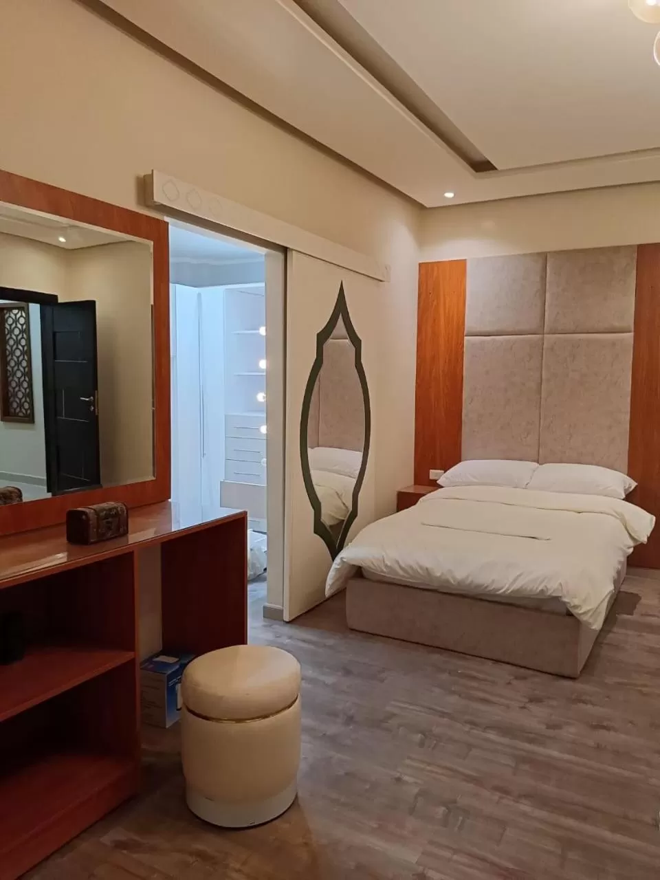 Bed in Solima Pyramids View