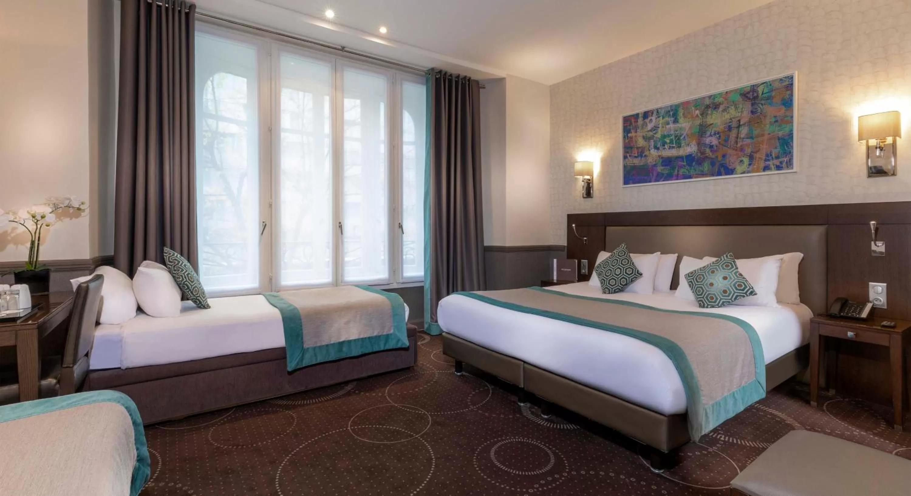 Photo of the whole room, Bed in Elysées Ceramic