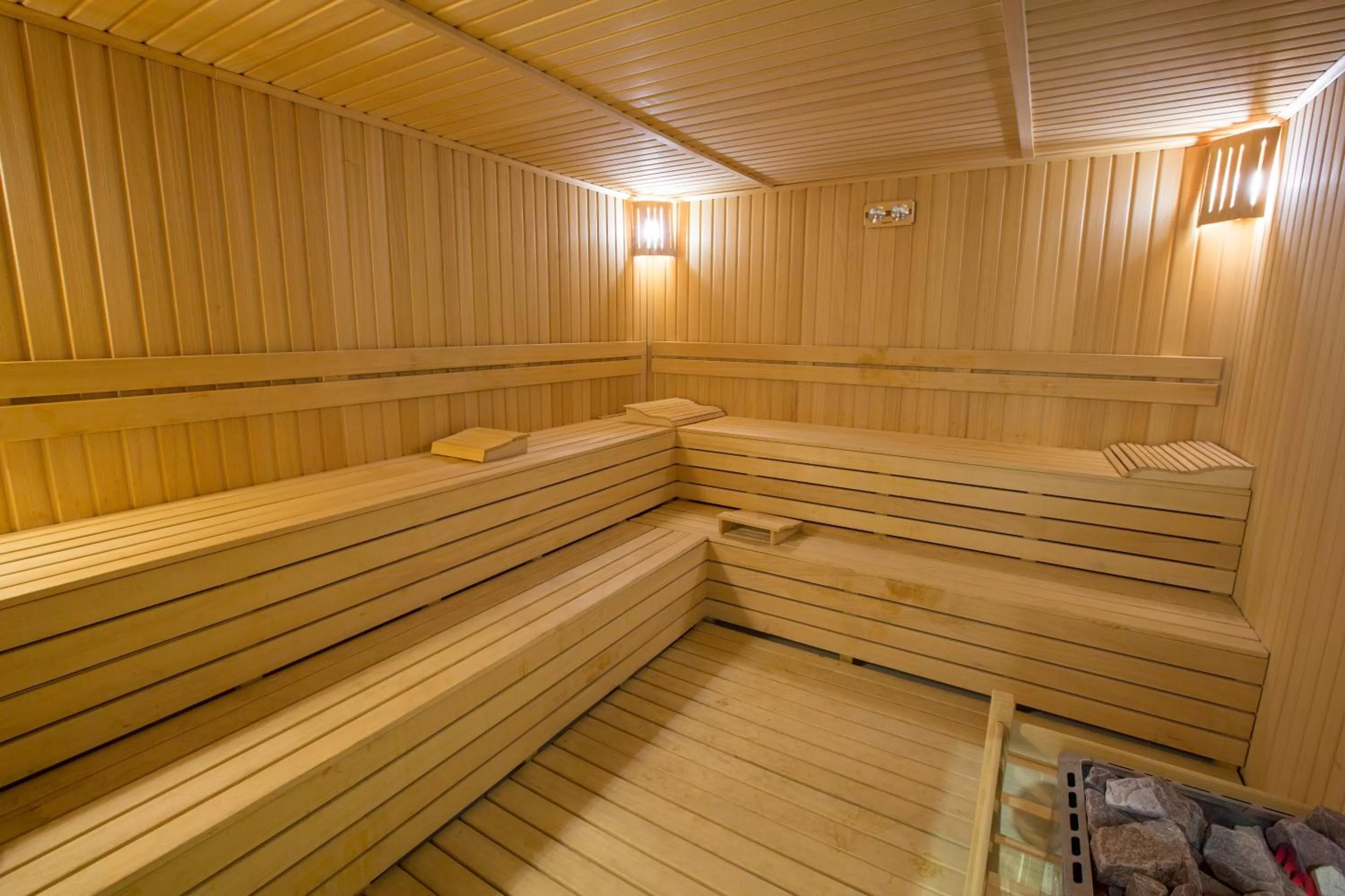 Sauna in Dedeman Oskemen Hotel