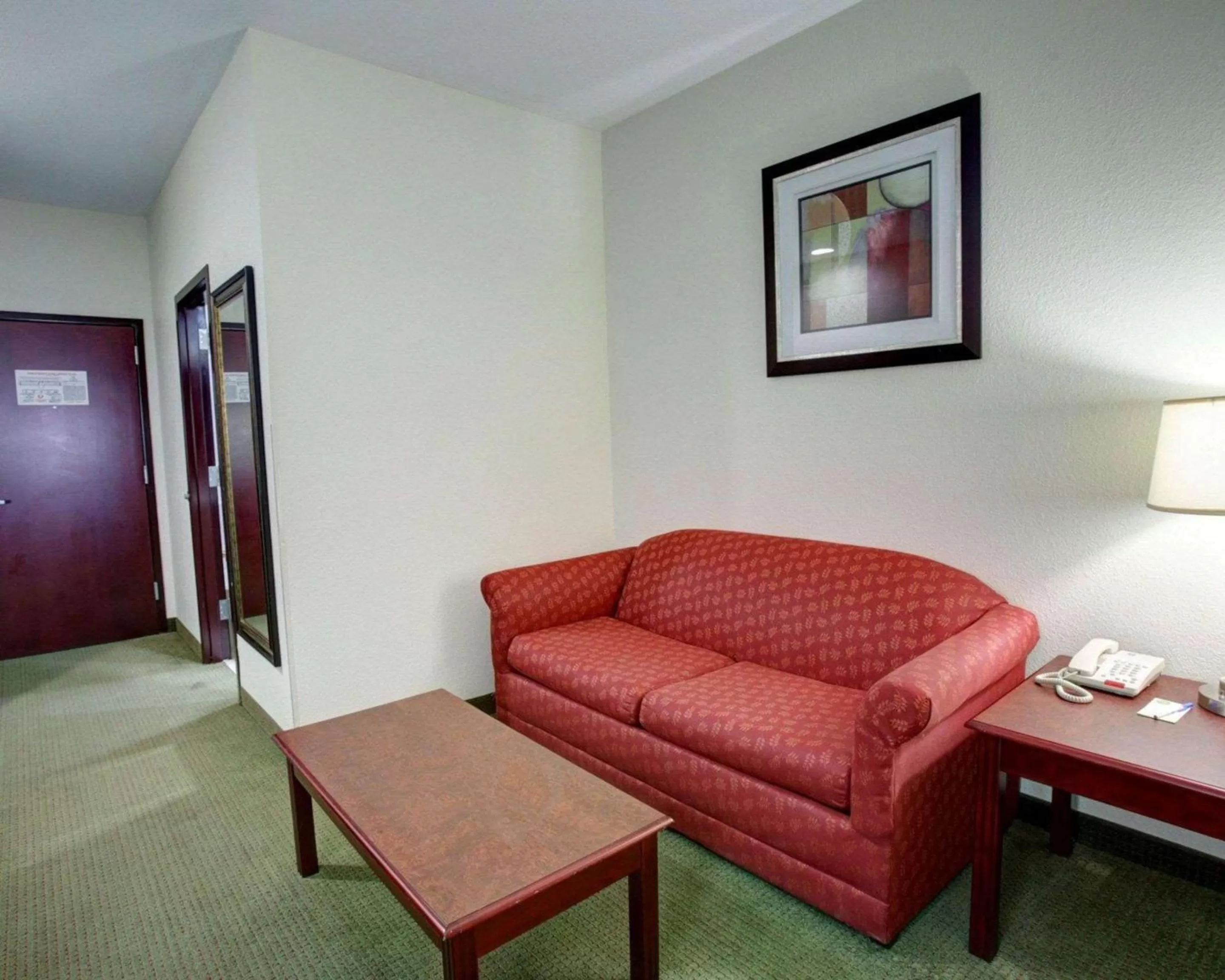 Photo of the whole room in Quality Inn Rockdale