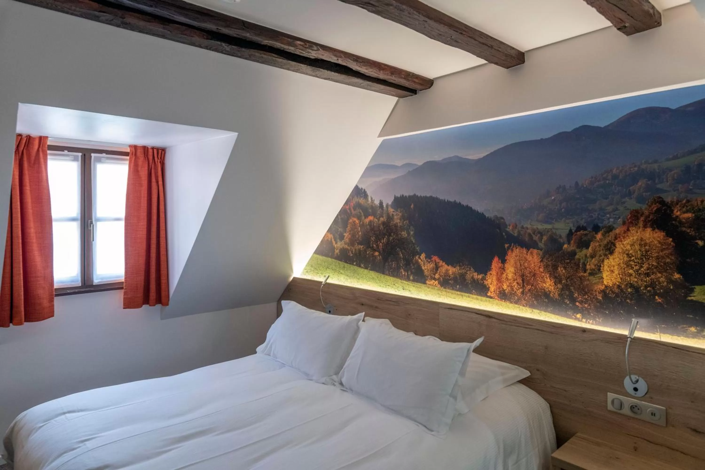 Photo of the whole room, Bed in Hotel KLE, BW Signature Collection