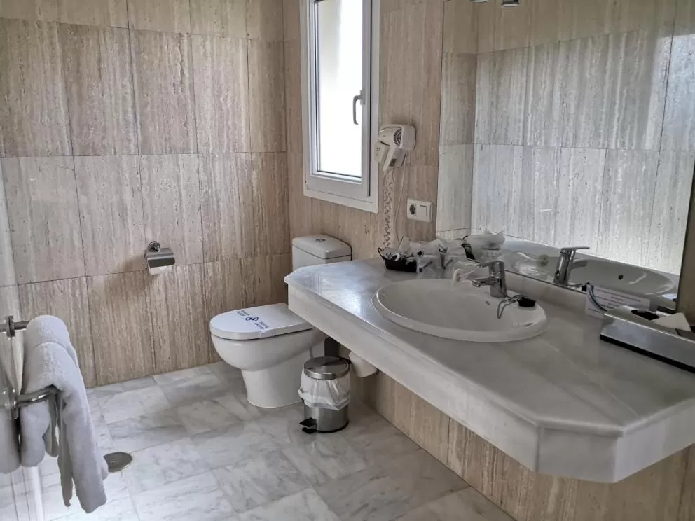 Toilet in La Luna Blanca