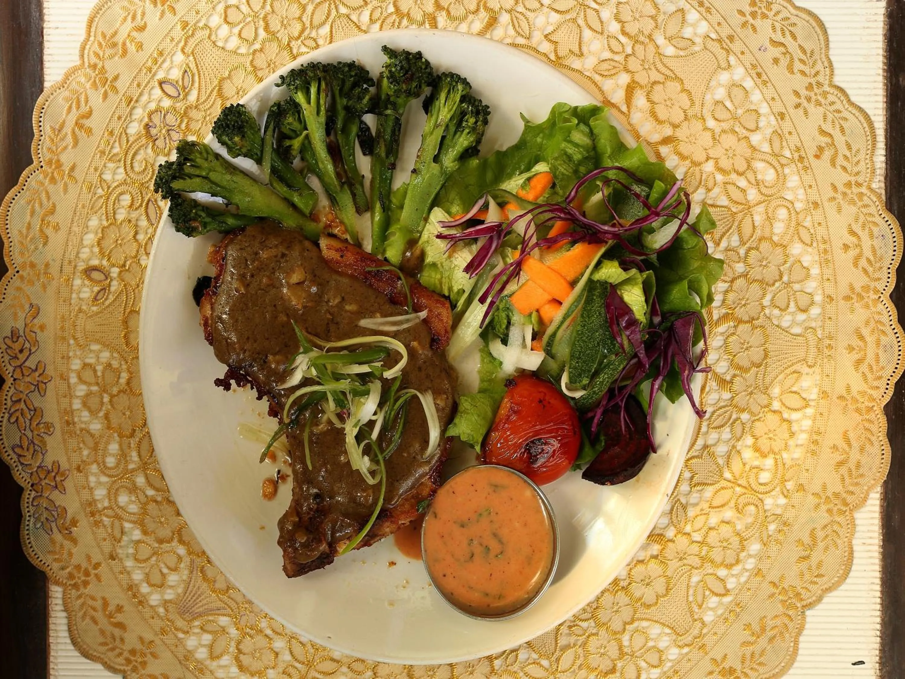 Meals in Hotel Pleasure Home