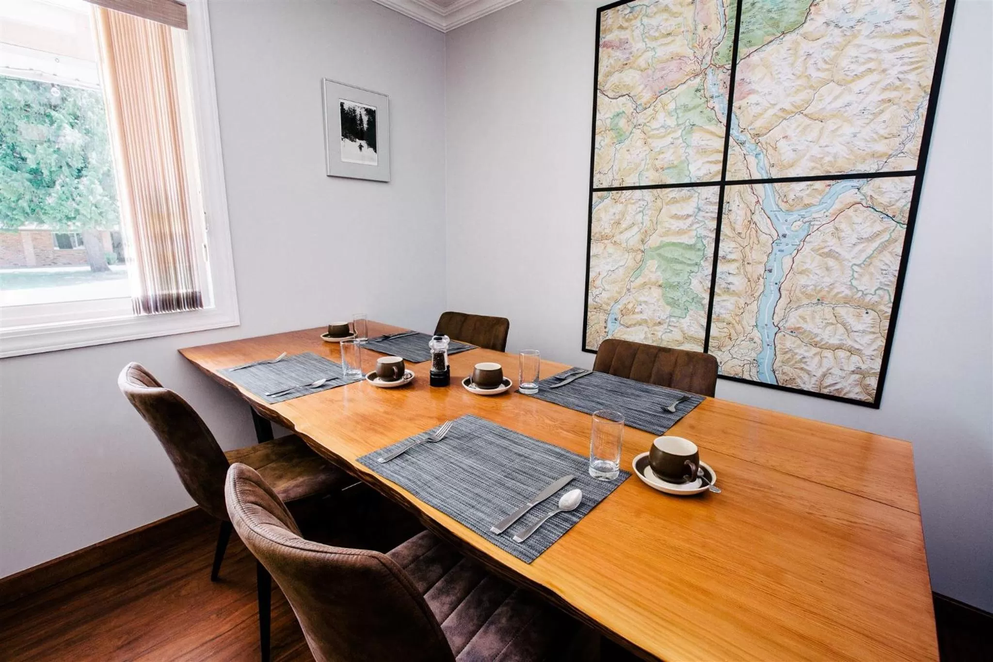 Dining area in Alpenrose Revelstoke Bed & Breakfast