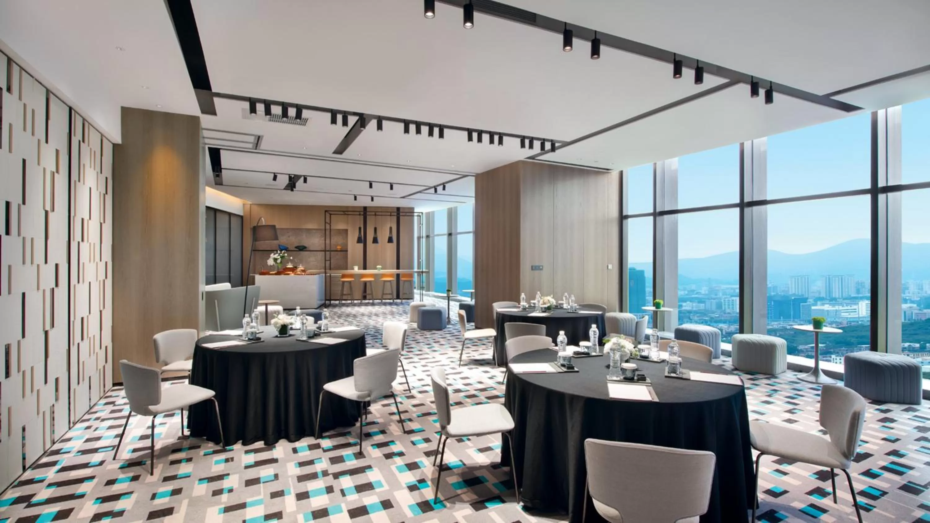 Meeting/conference room in Crowne Plaza Quanzhou Riverview by IHG