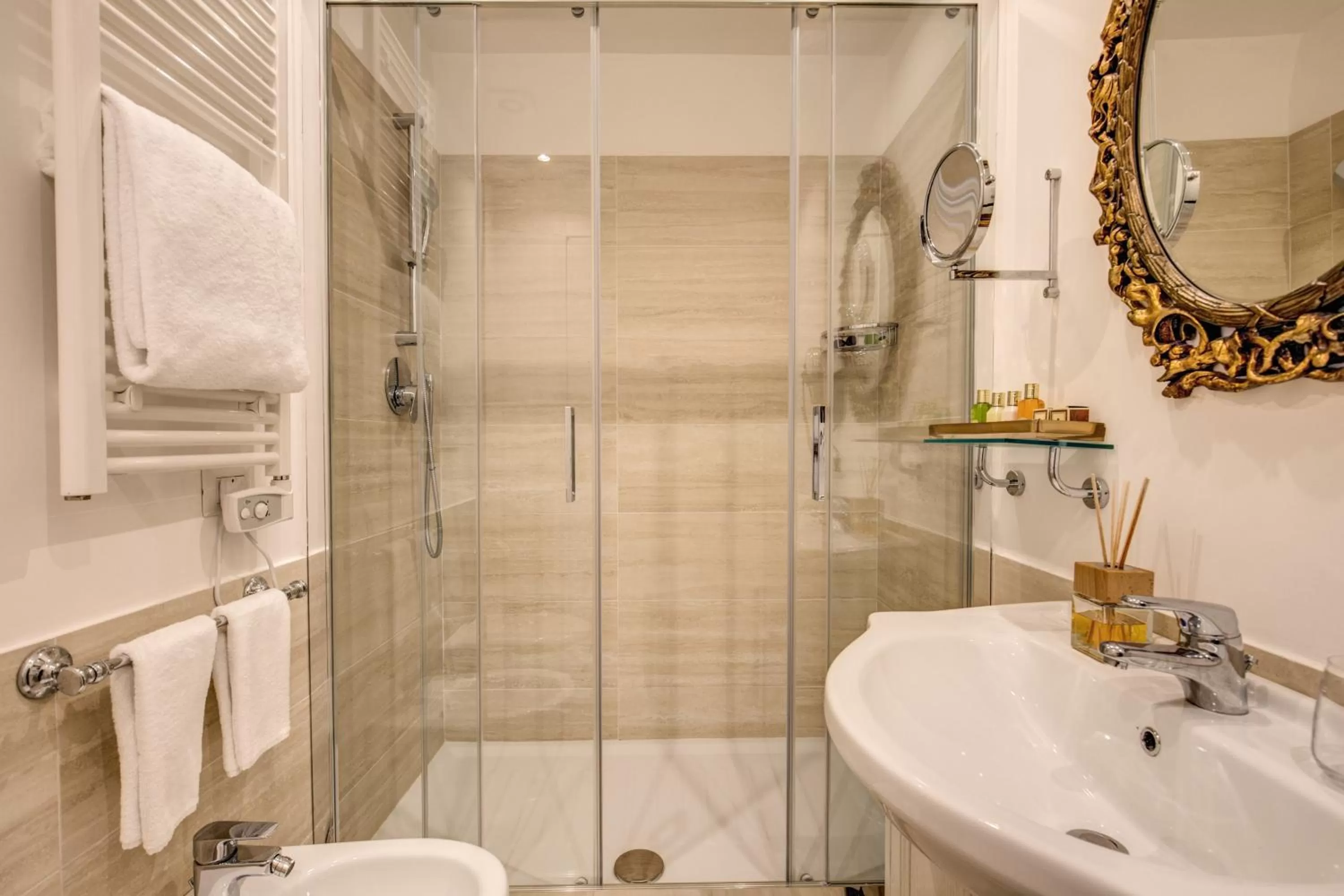 Shower in Eitch Borromini Palazzo Pamphilj