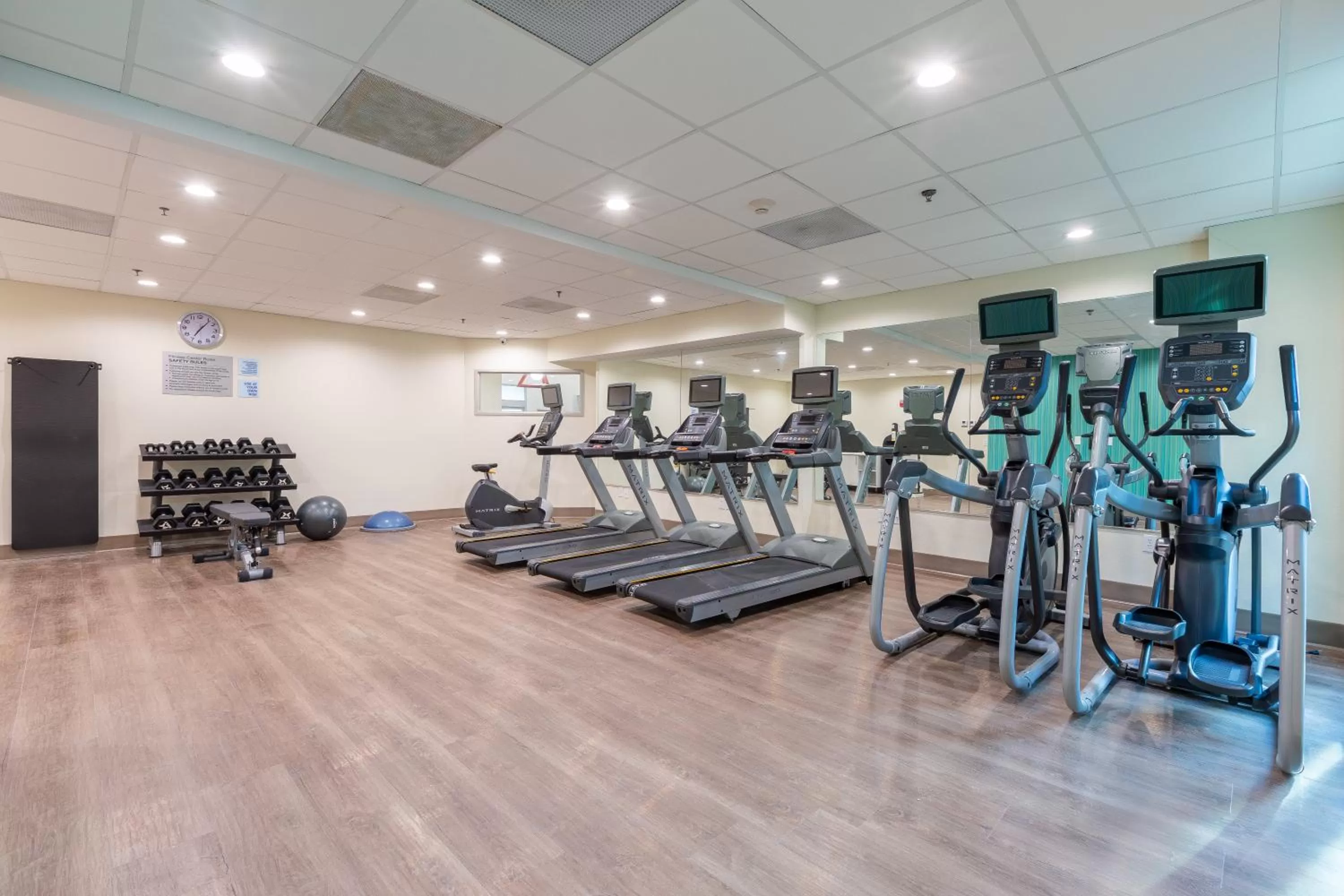 Fitness centre/facilities in Holiday Inn Express & Suites Arlington North – Stadium Area by IHG