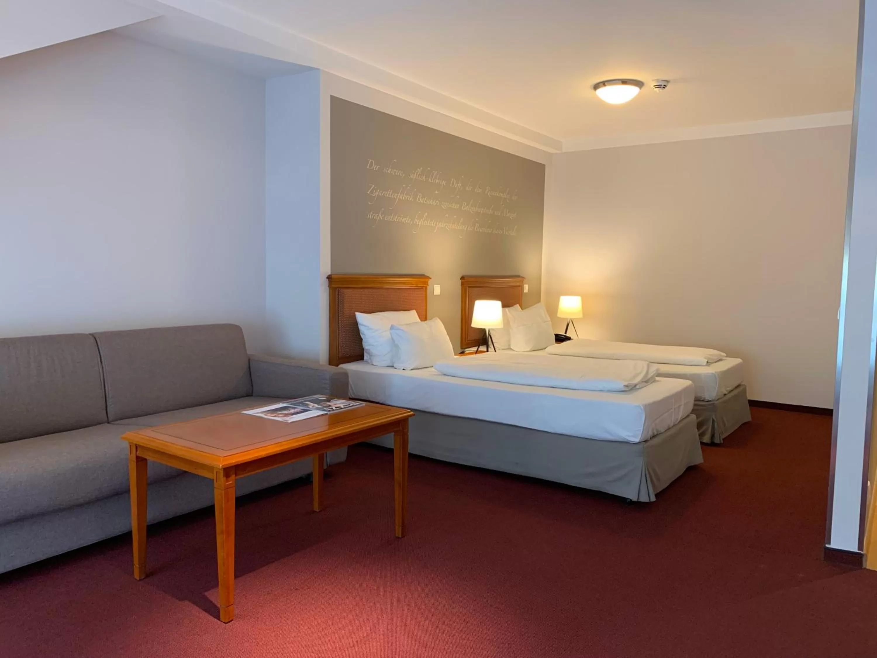 Living room, Bed in Batschari Palais Baden-Baden