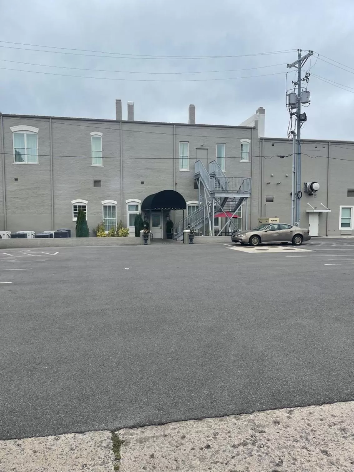 Parking in Meadows Hotel