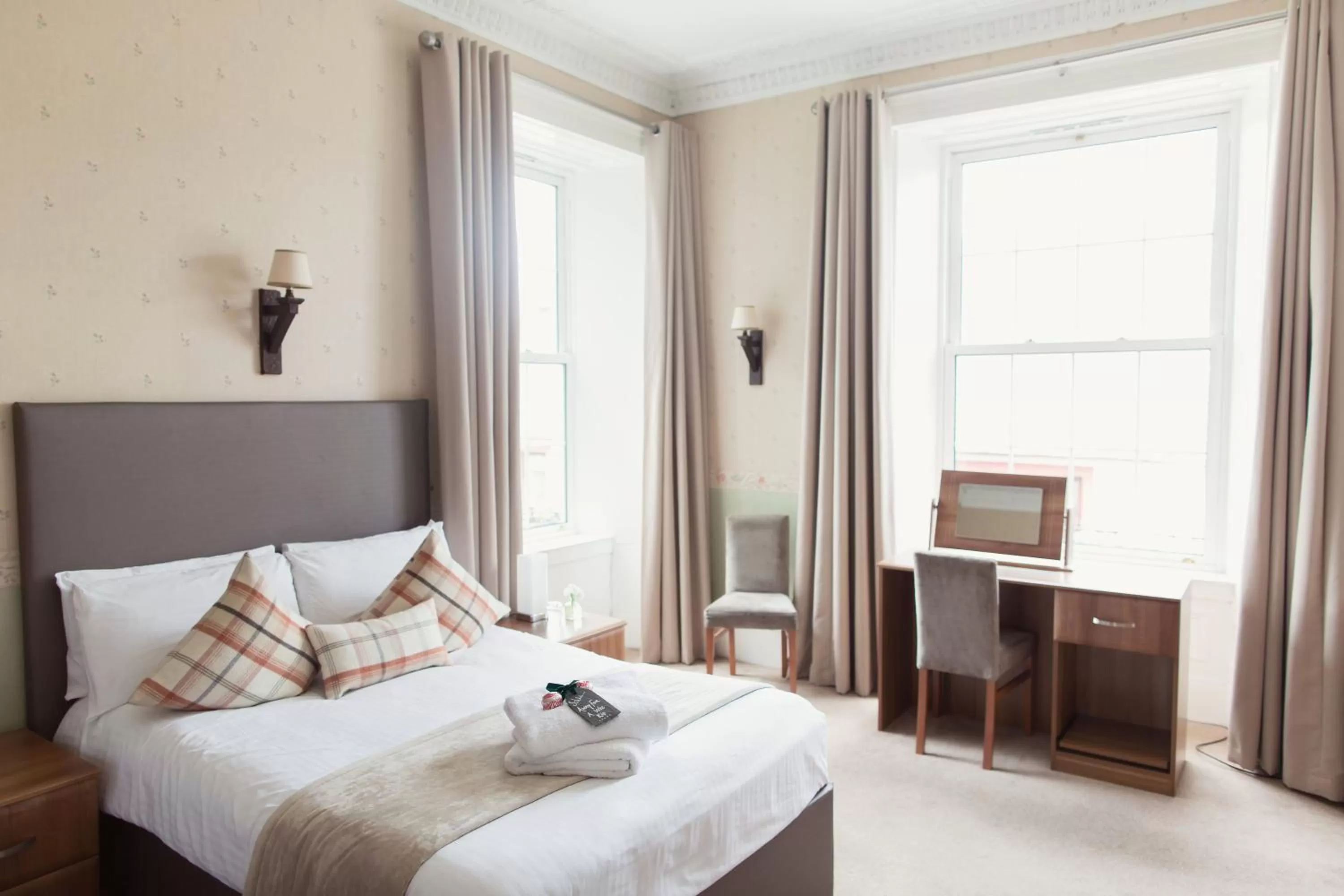 Bed in The Inverkip Restaurant, Bar & Hotel