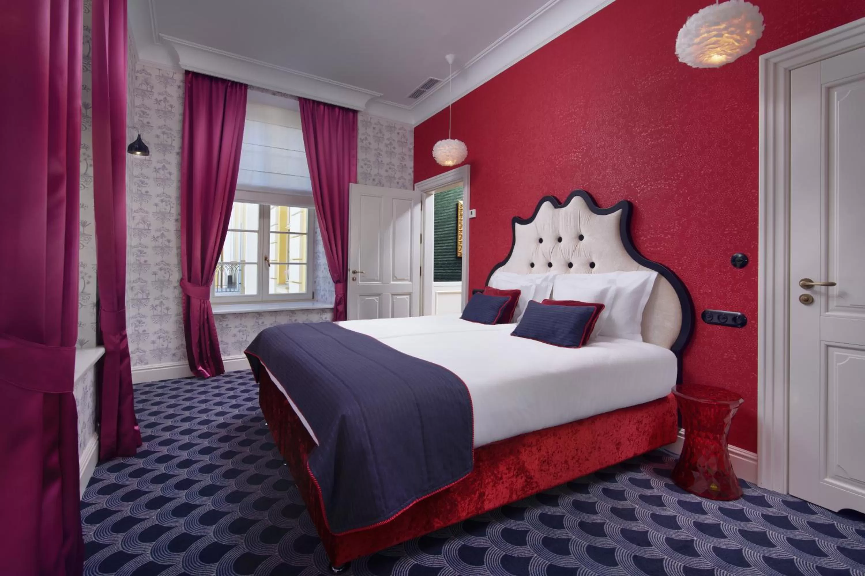 Bedroom, Bed in Relais & Châteaux Hotel Quadrille - Adults Only