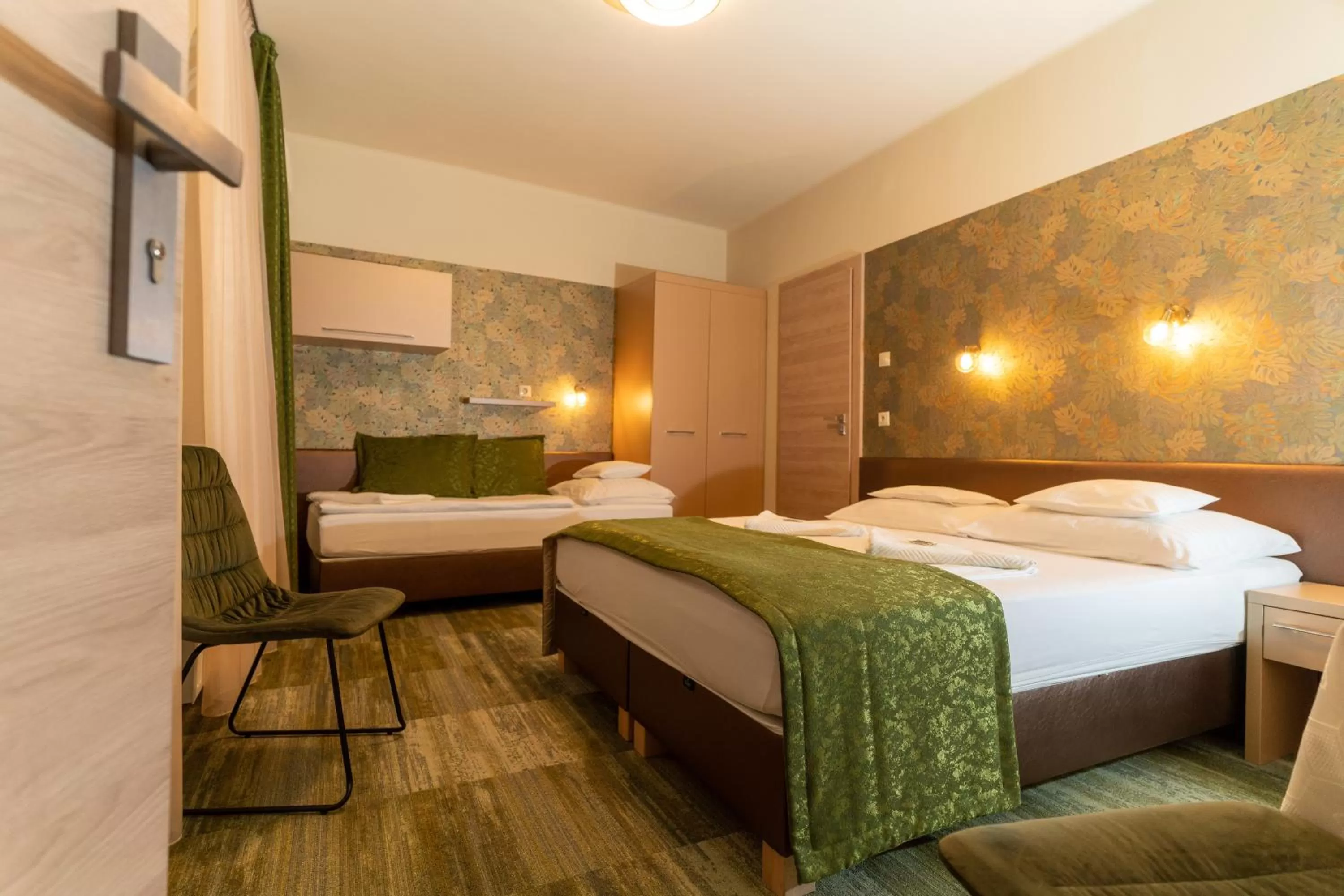 Photo of the whole room, Bed in Teátrum Boutique Hotel