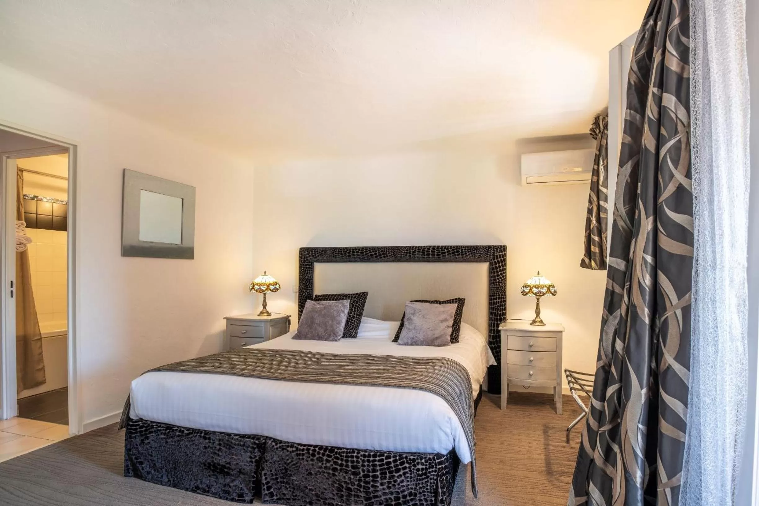 Bed in Les Bastides Saint Paul