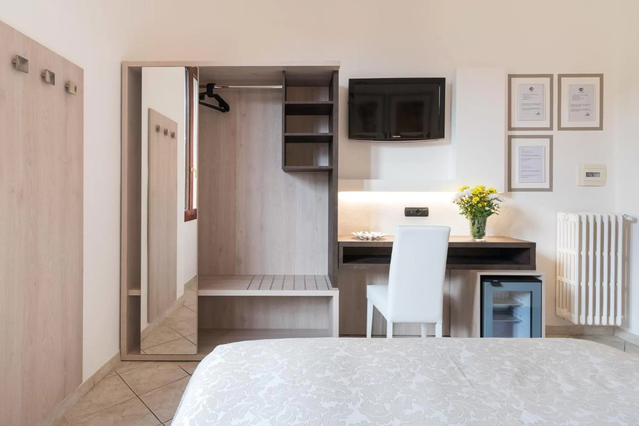 TV and multimedia, Bed in Hotel Bellavista