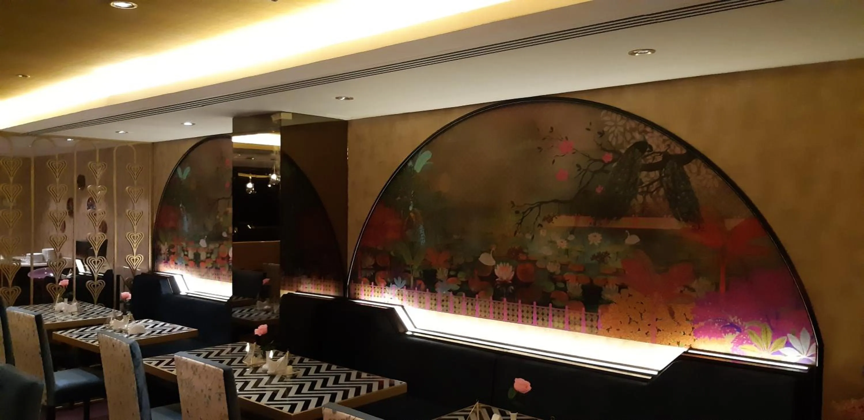 Restaurant/places to eat in Lotus Grand Hotel