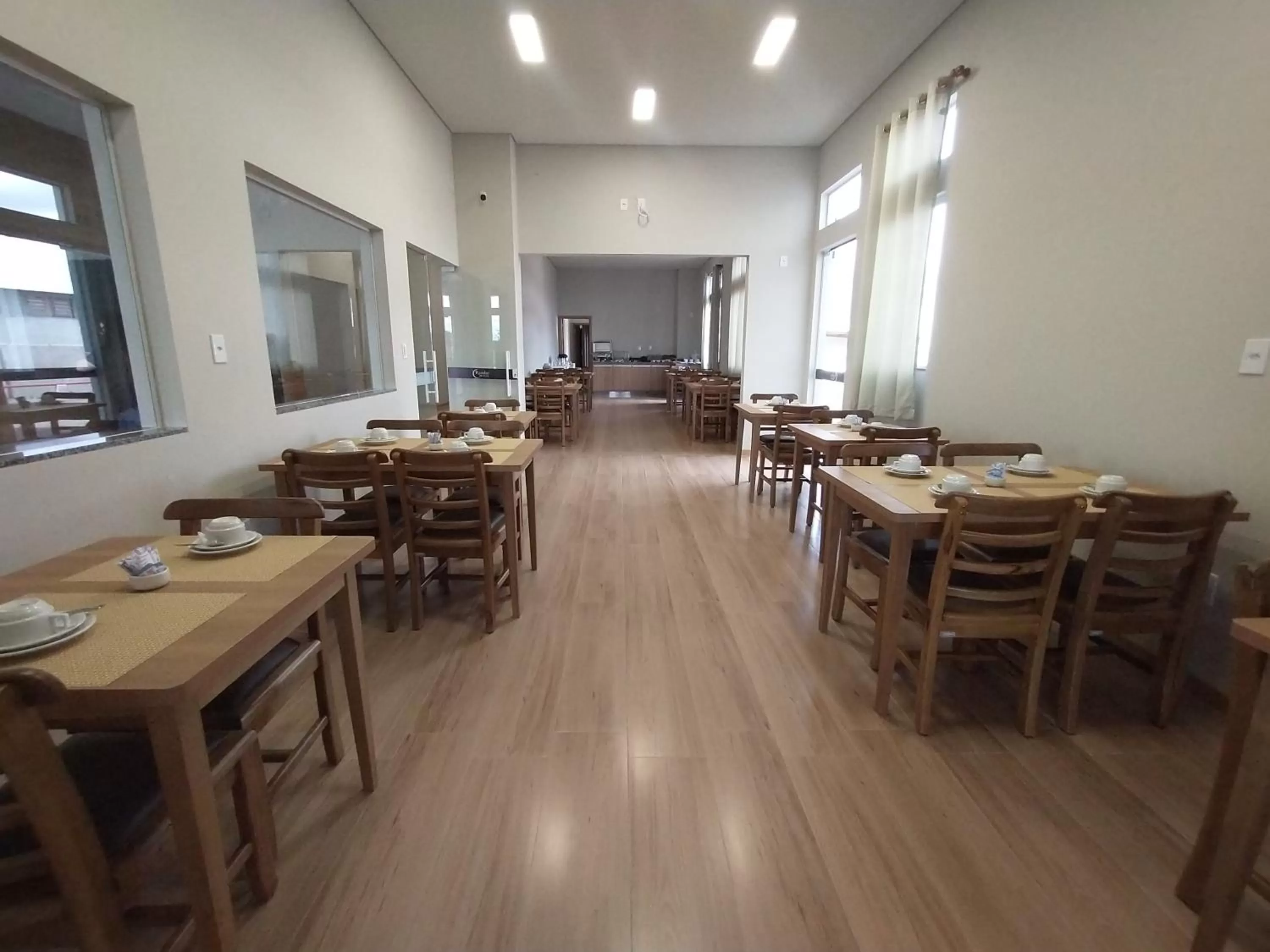 Restaurant/Places to Eat in Rambo Hotel