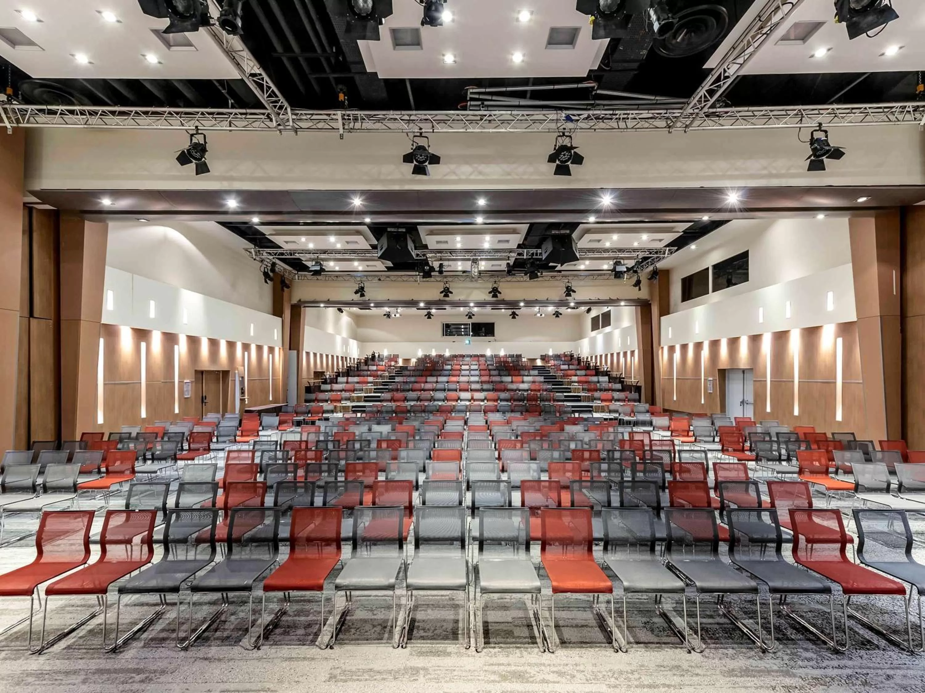 Property building in Novotel Paris Centre Tour Eiffel