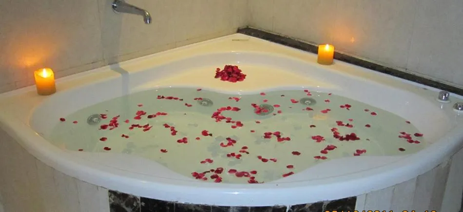 Massage in Hotel Pushp Villa Agra Taj East Gate