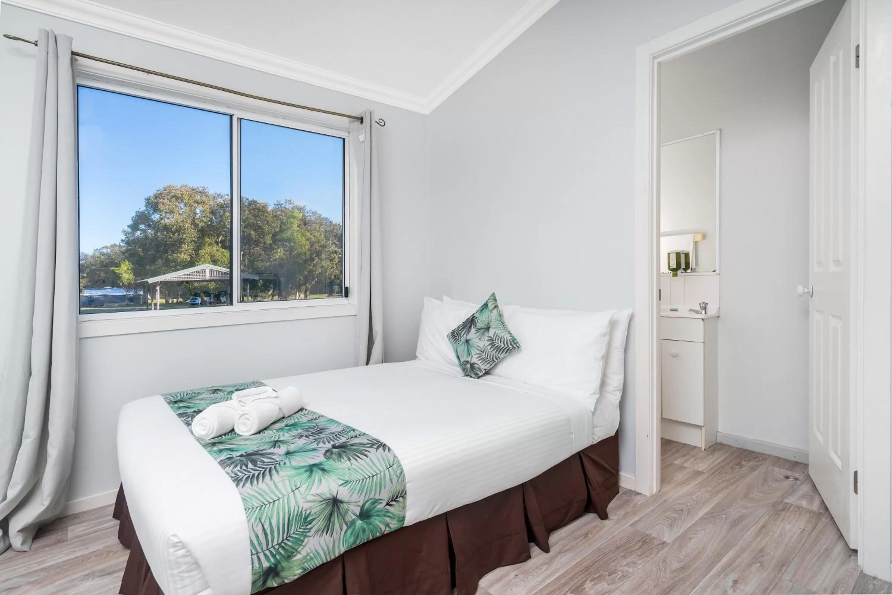 Superior 4 Cabin (Pet Friendly) in Ballina Beach Nature Resort