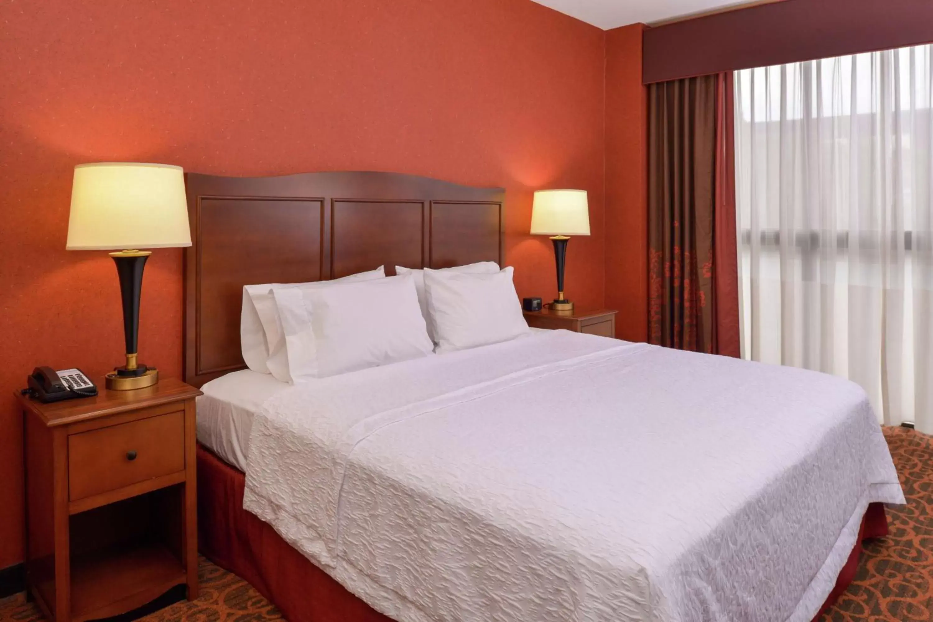 King Room - Disability Access/Hearing Accessible - Non-Smoking in Hampton Inn Frederick King Room - Disability Access/Hearing Accessible - Non-Smoking in Hampton Inn Frederick