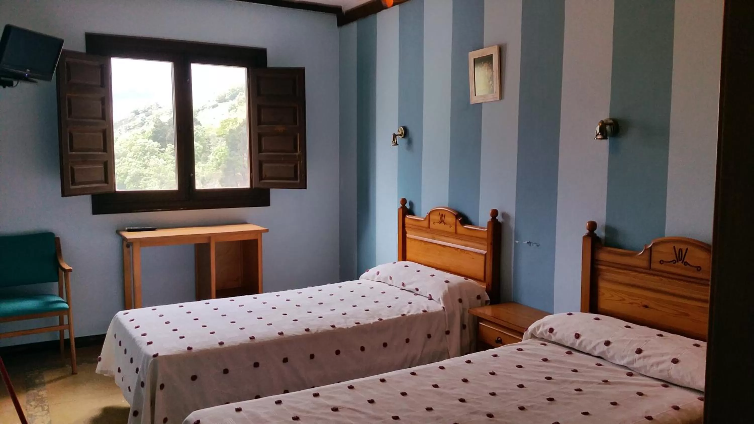Photo of the whole room, Bed in Hotel Judería Valle del Jerte
