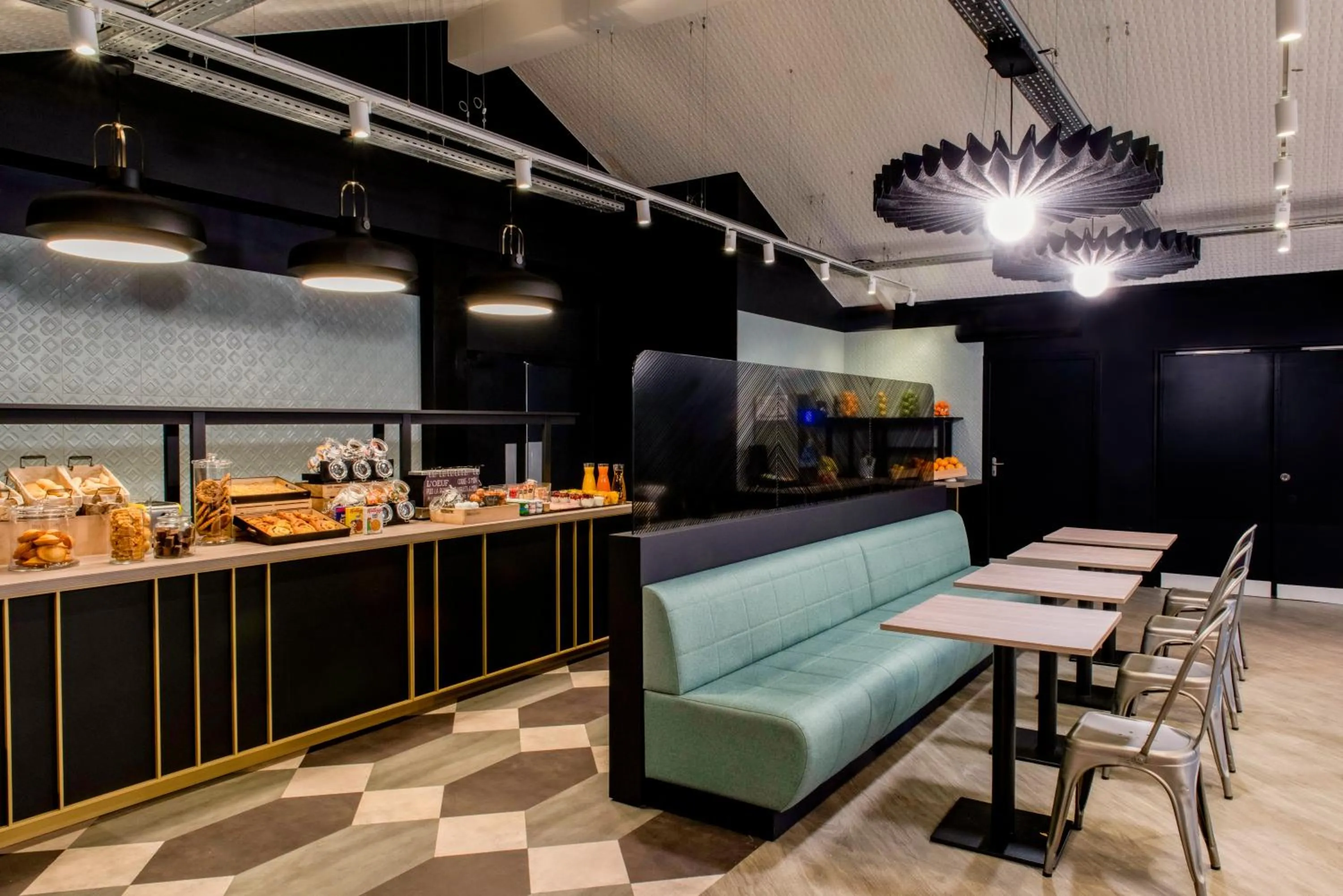 Buffet breakfast in ibis Cergy Pontoise Le Port