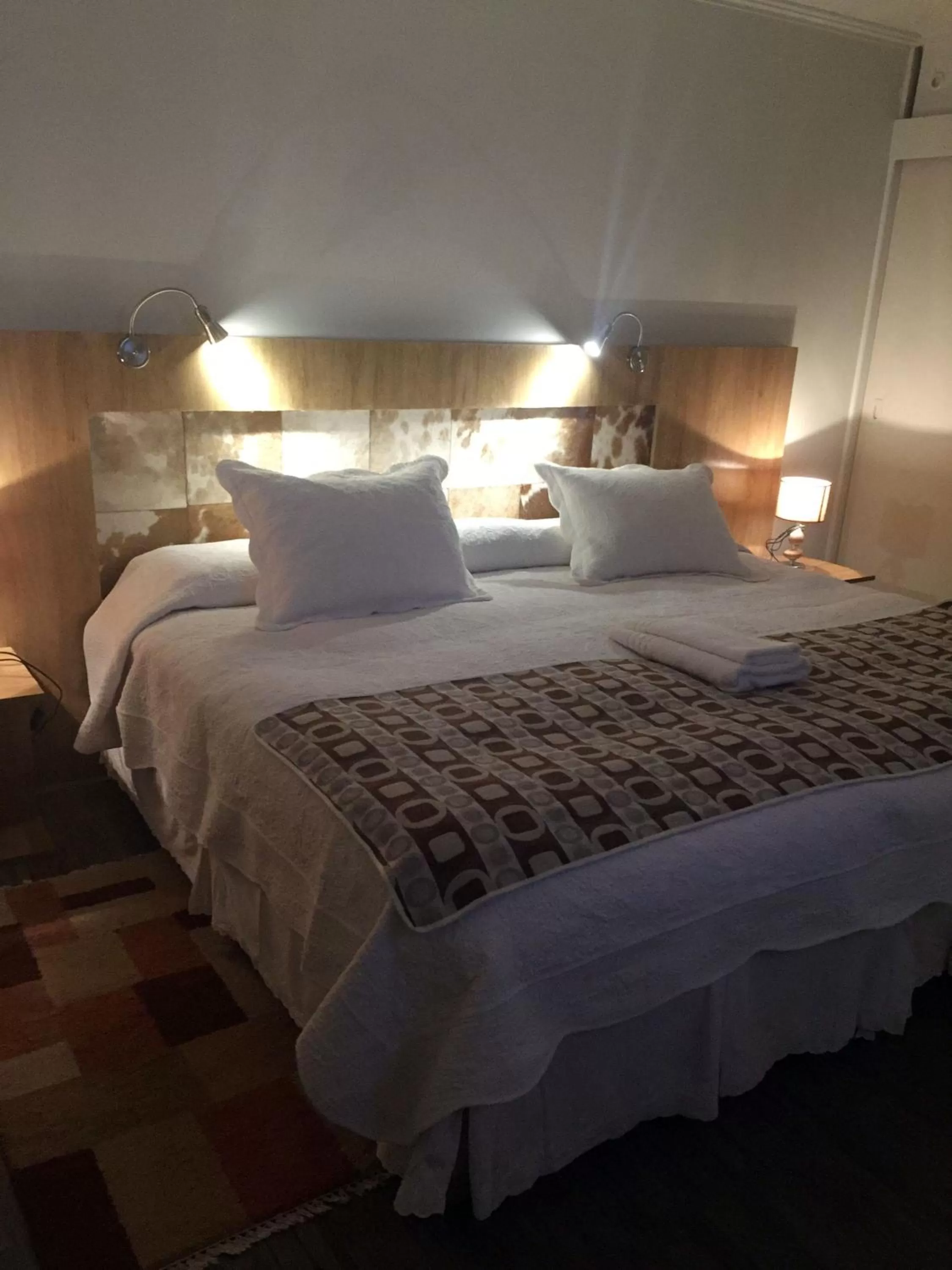 Bedroom, Bed in Atankalama