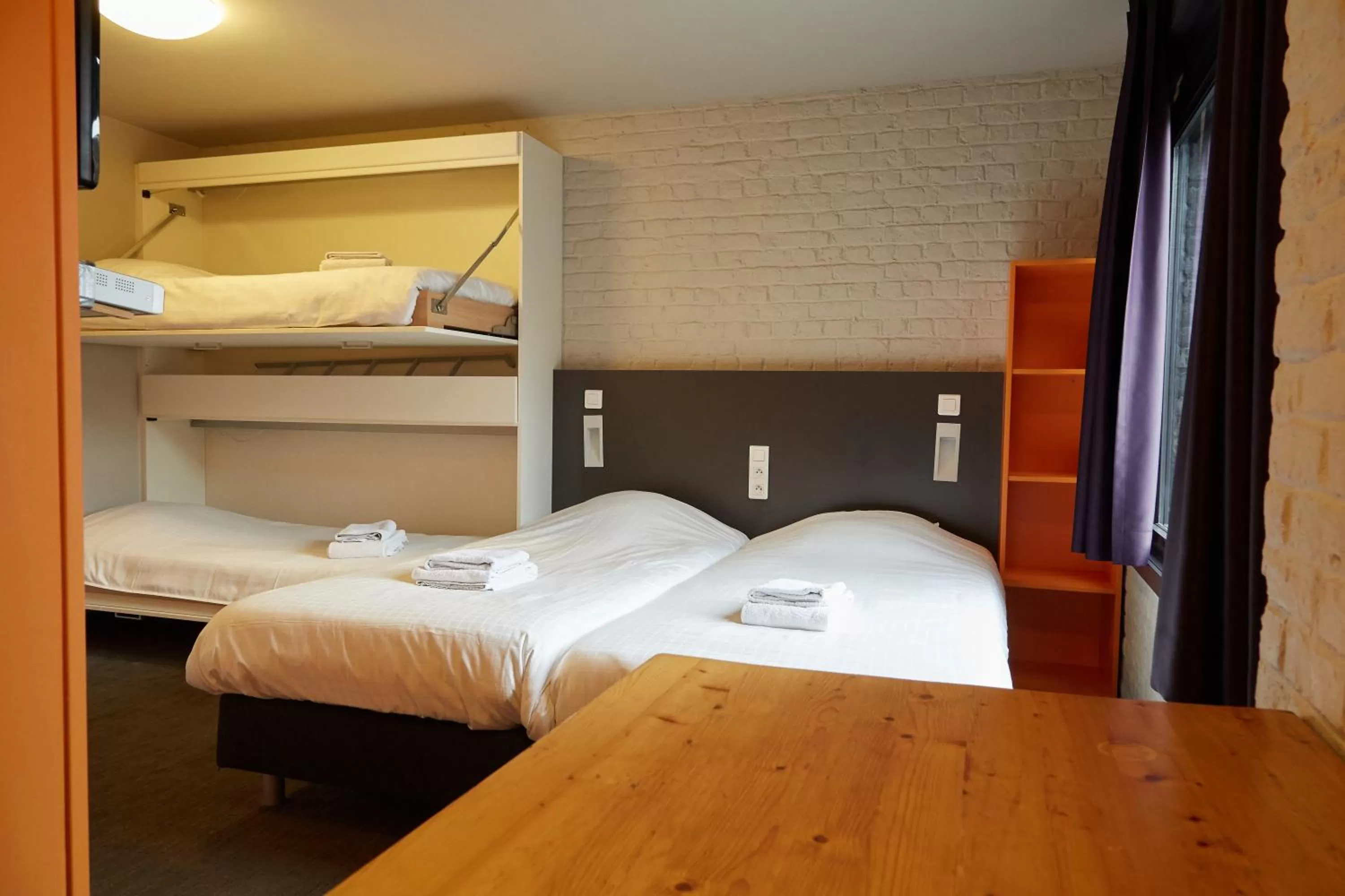 Bedroom, Bed in Focus Budget