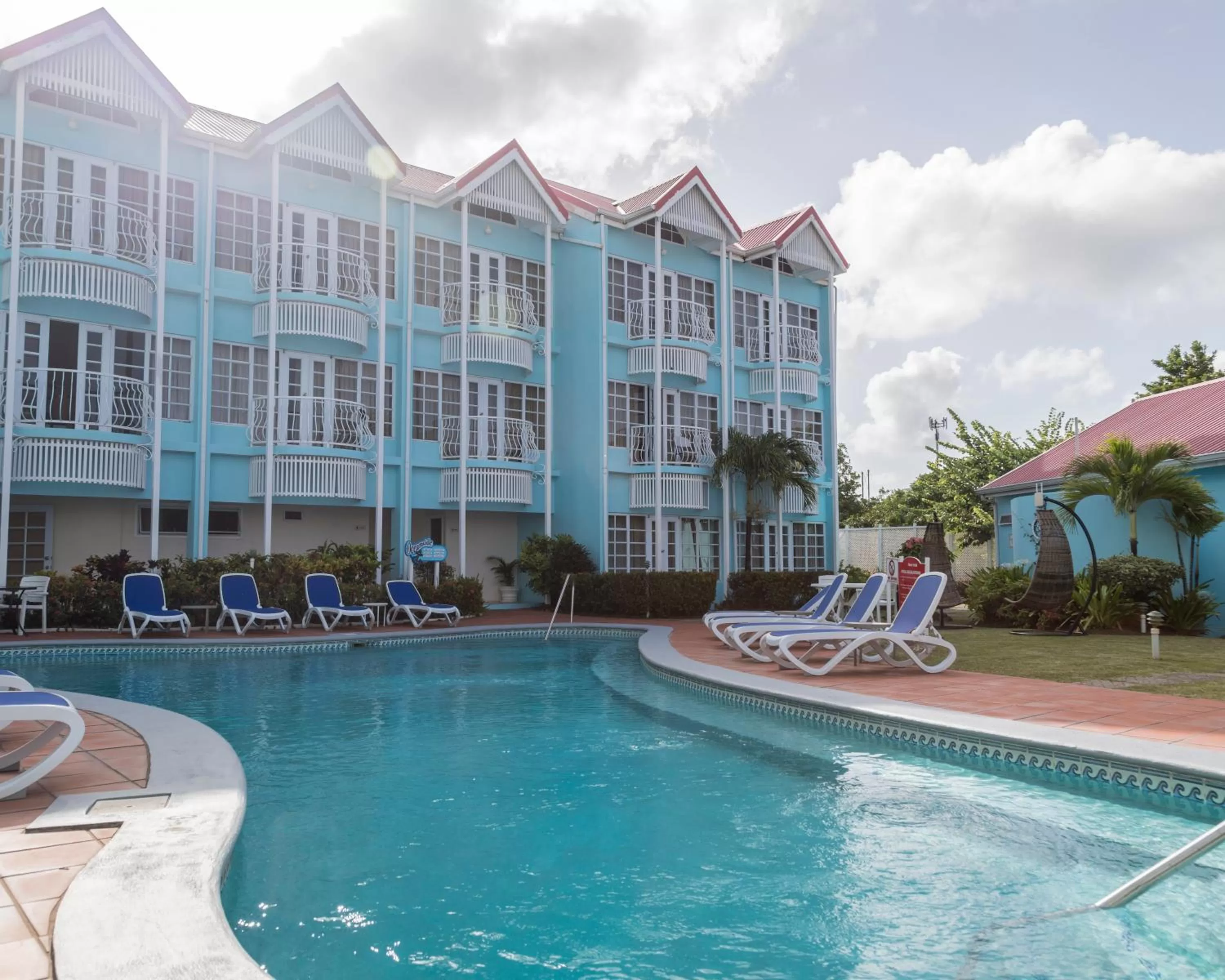 Property building in Bay Gardens Marina Haven