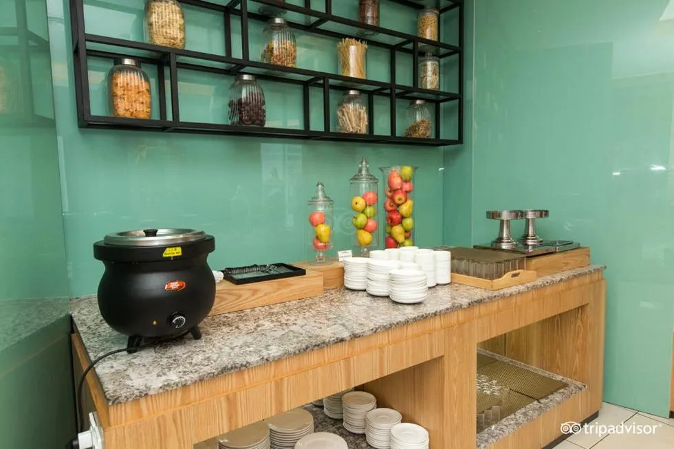 Restaurant/places to eat in WP Hotel